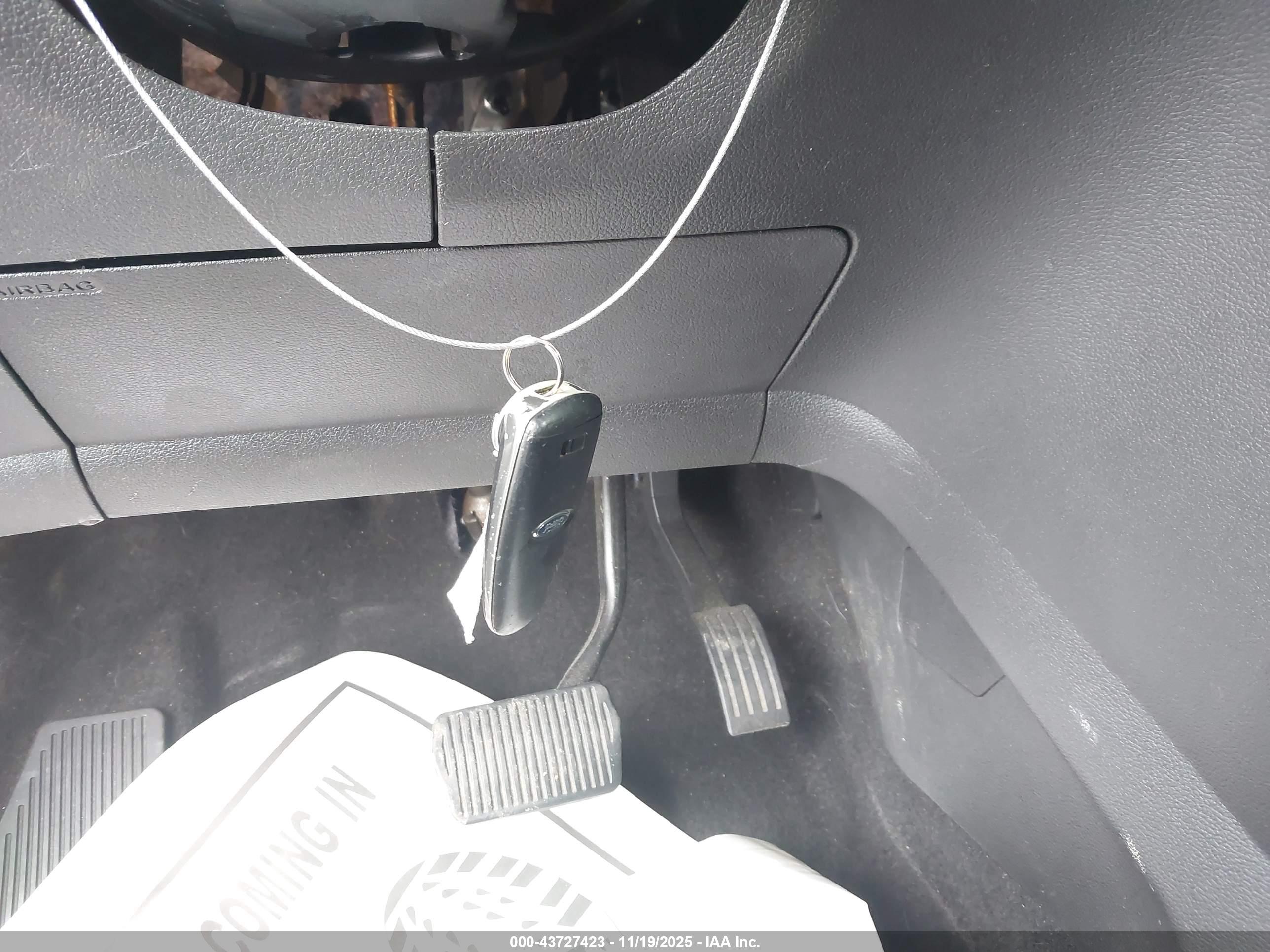 FORD ESCAPE image 11
