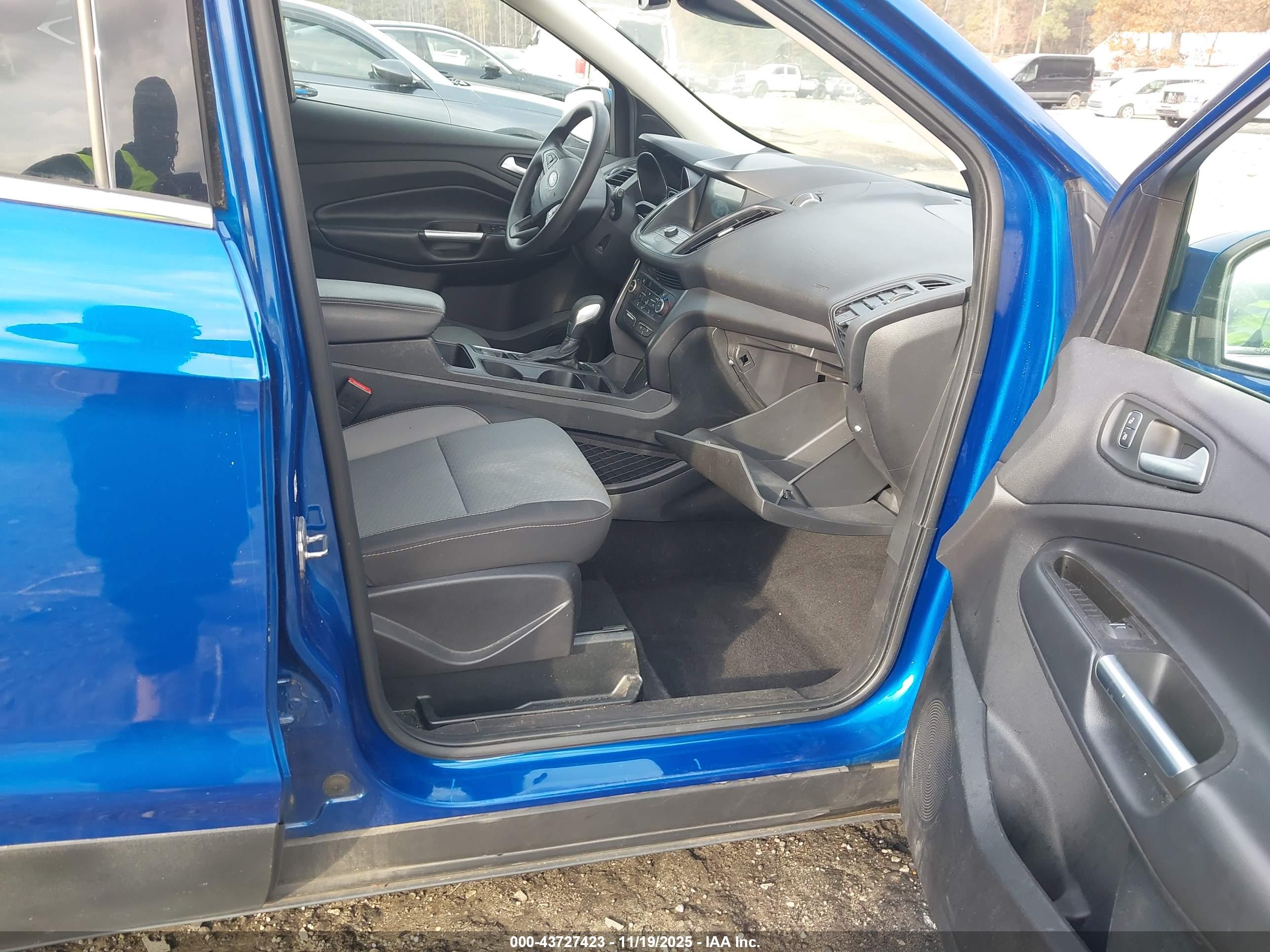 FORD ESCAPE image 5