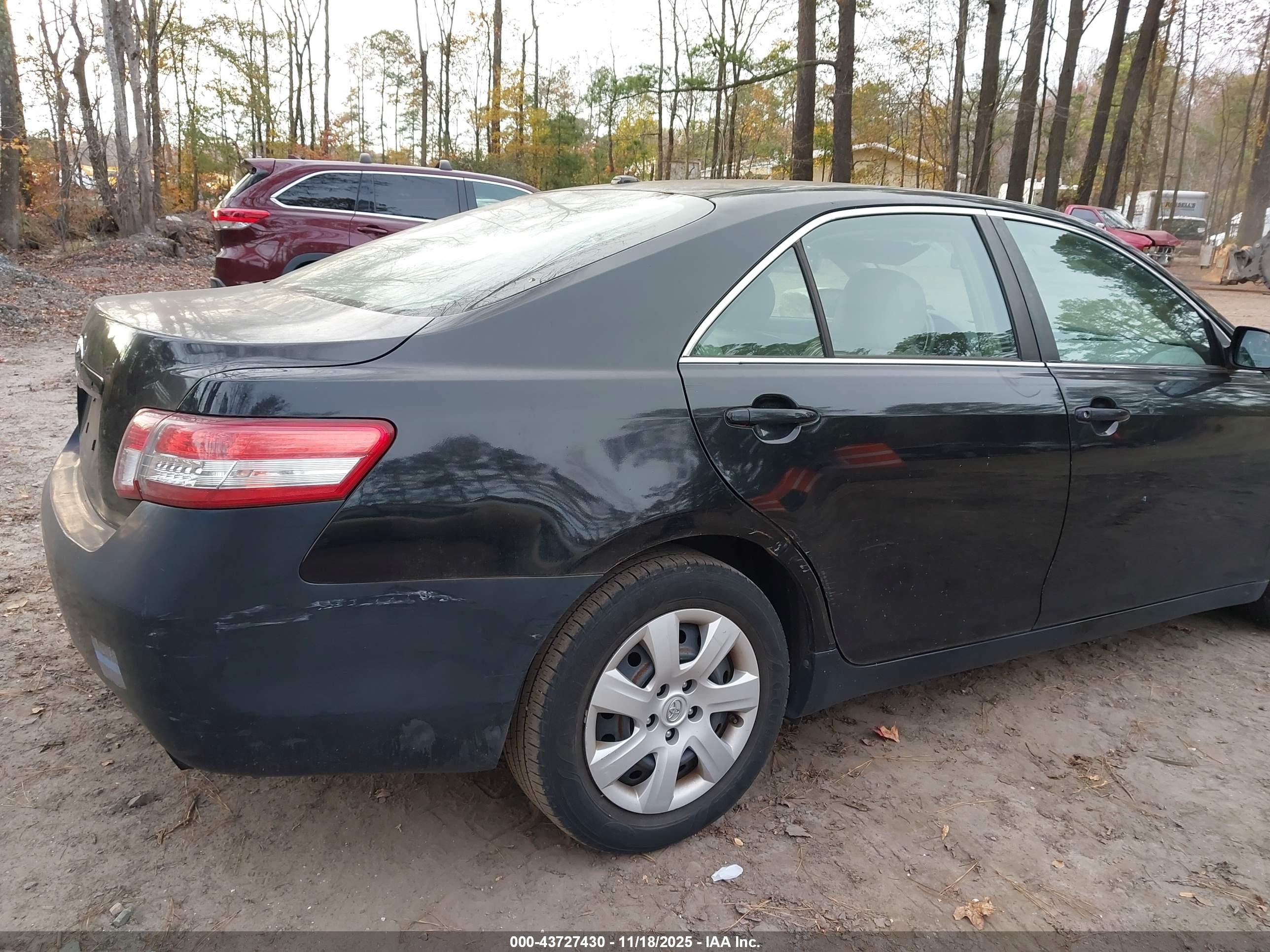 TOYOTA CAMRY image 6