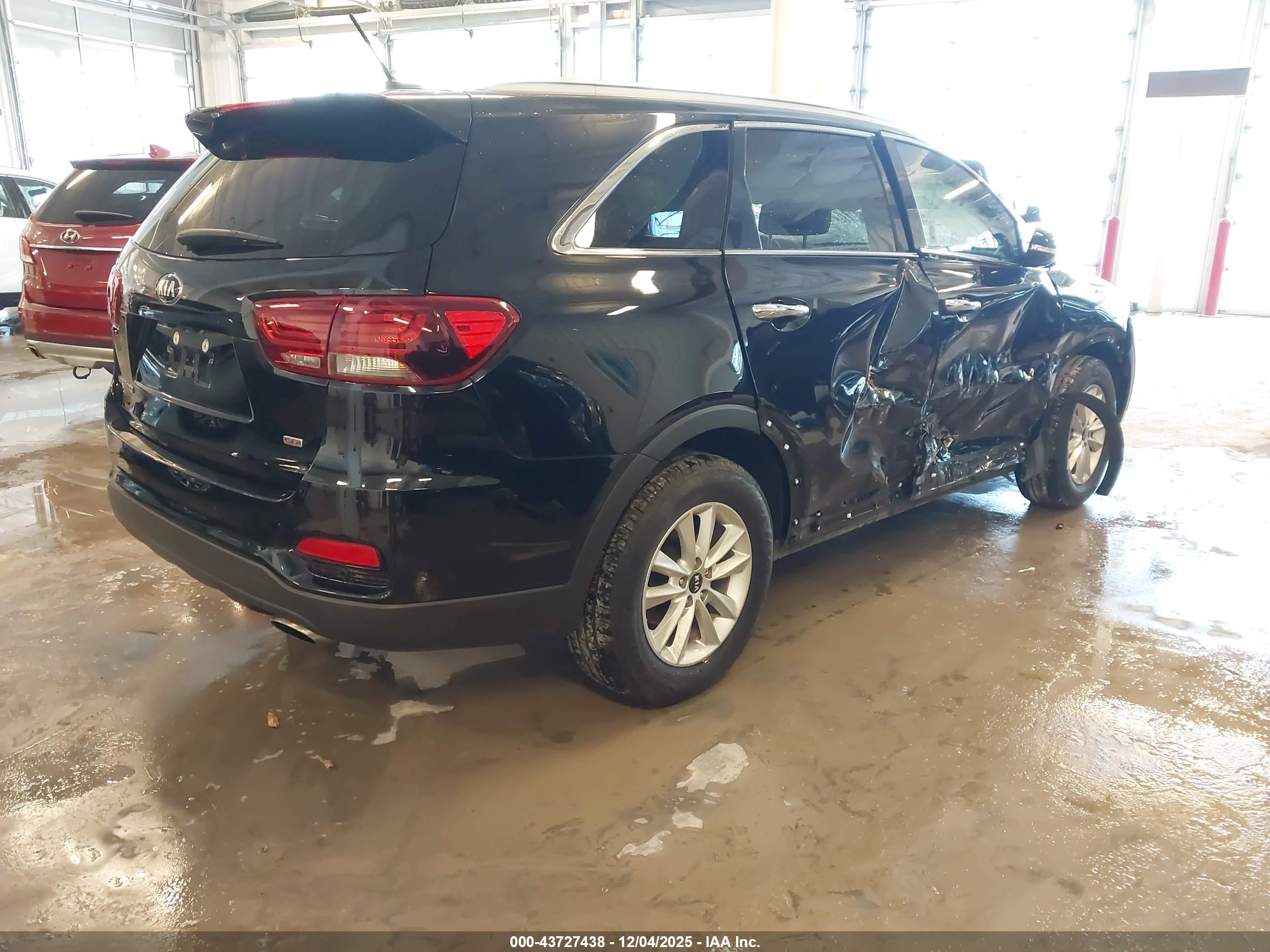KIA SORENTO image 4