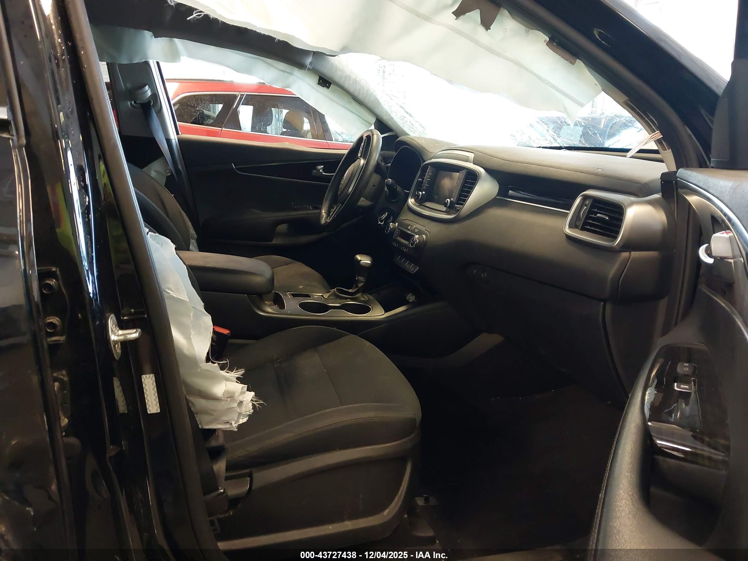 KIA SORENTO image 5