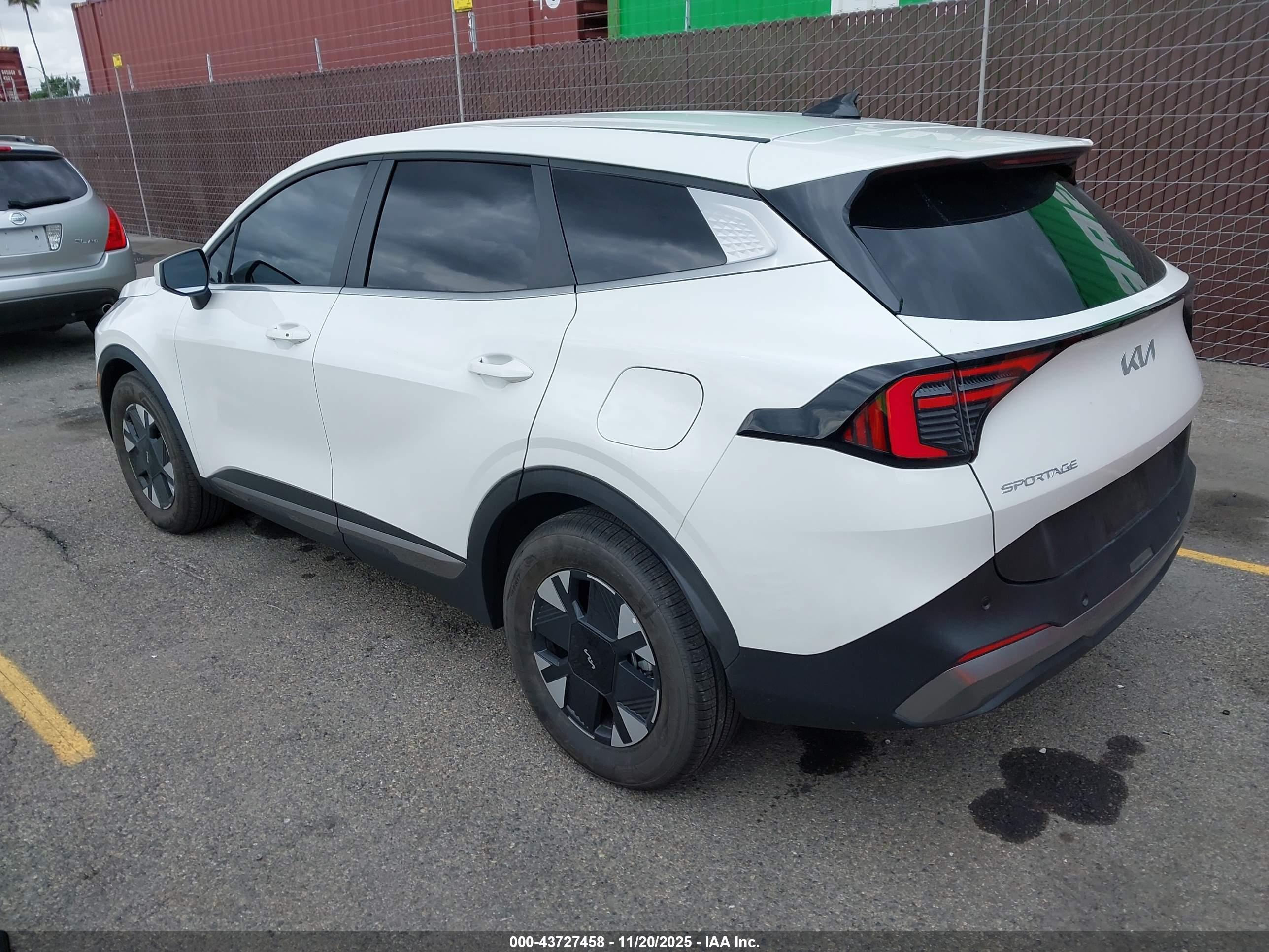 KIA SPORTAGE image 3