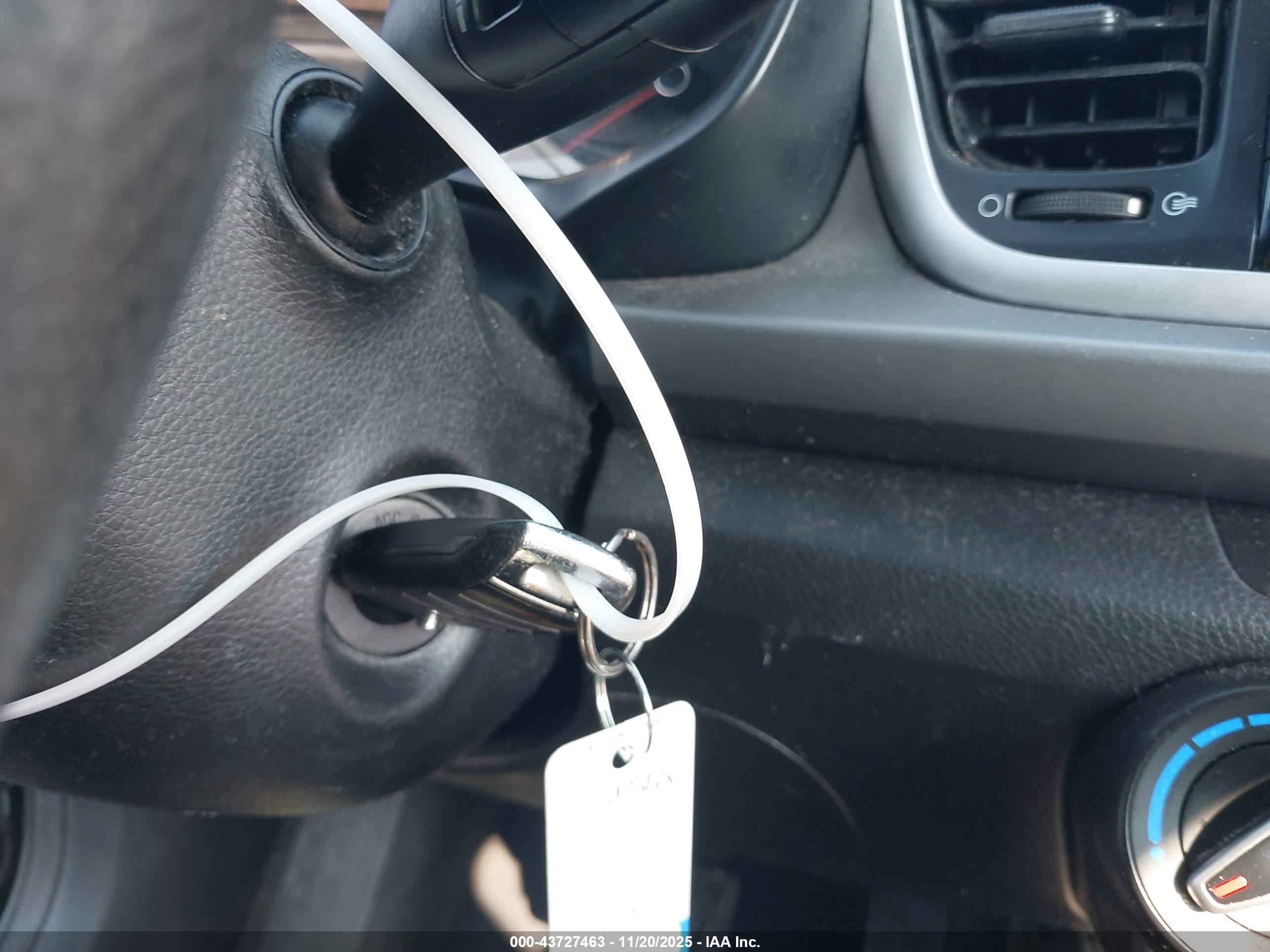 KIA RIO image 11