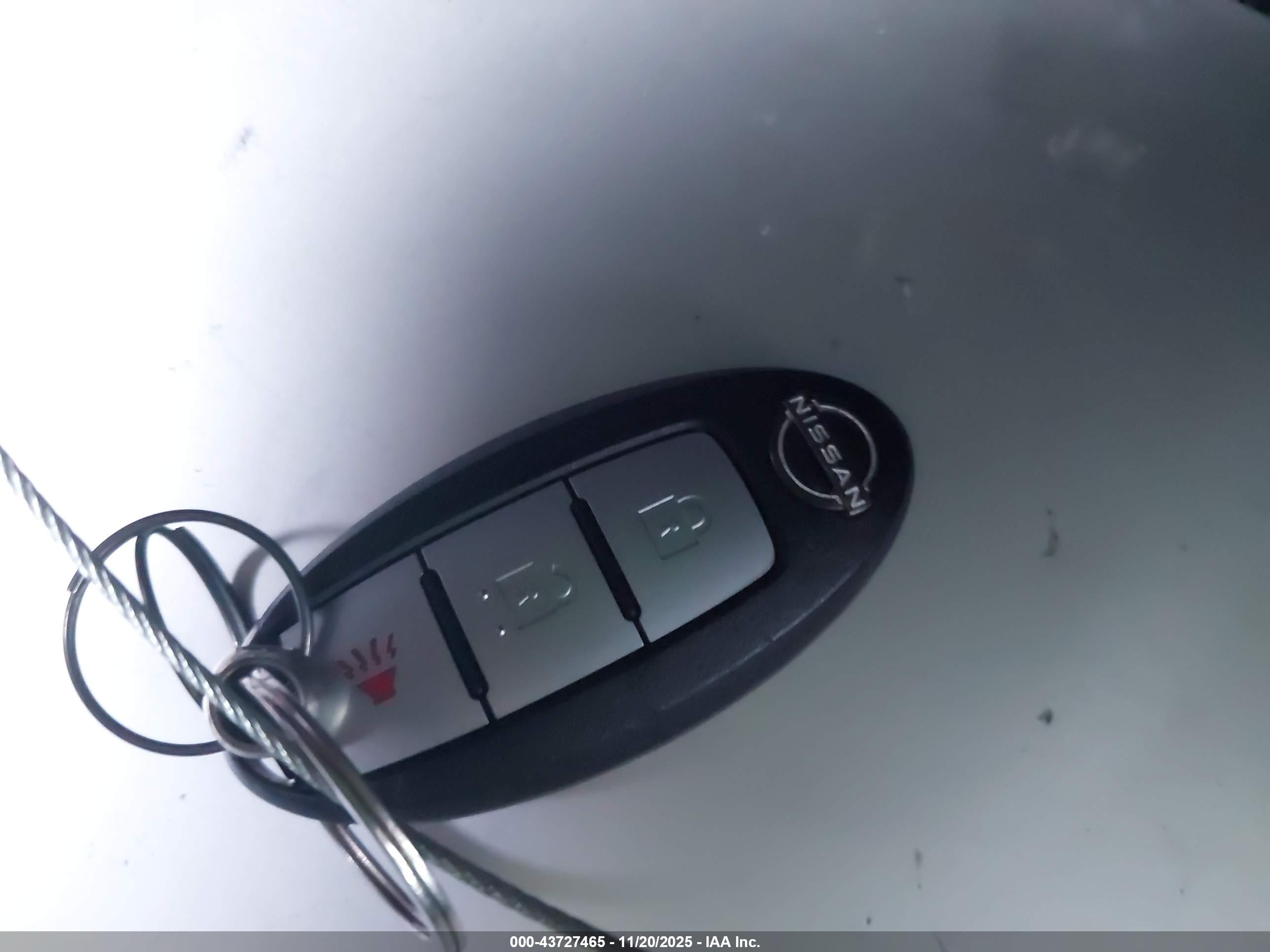 NISSAN ROGUE image 11