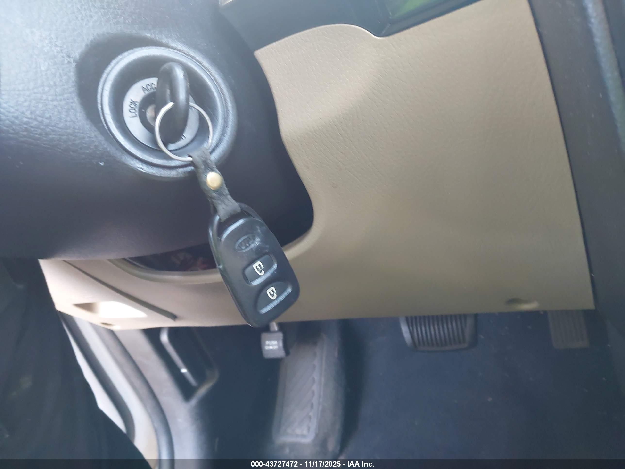 KIA SORENTO image 11