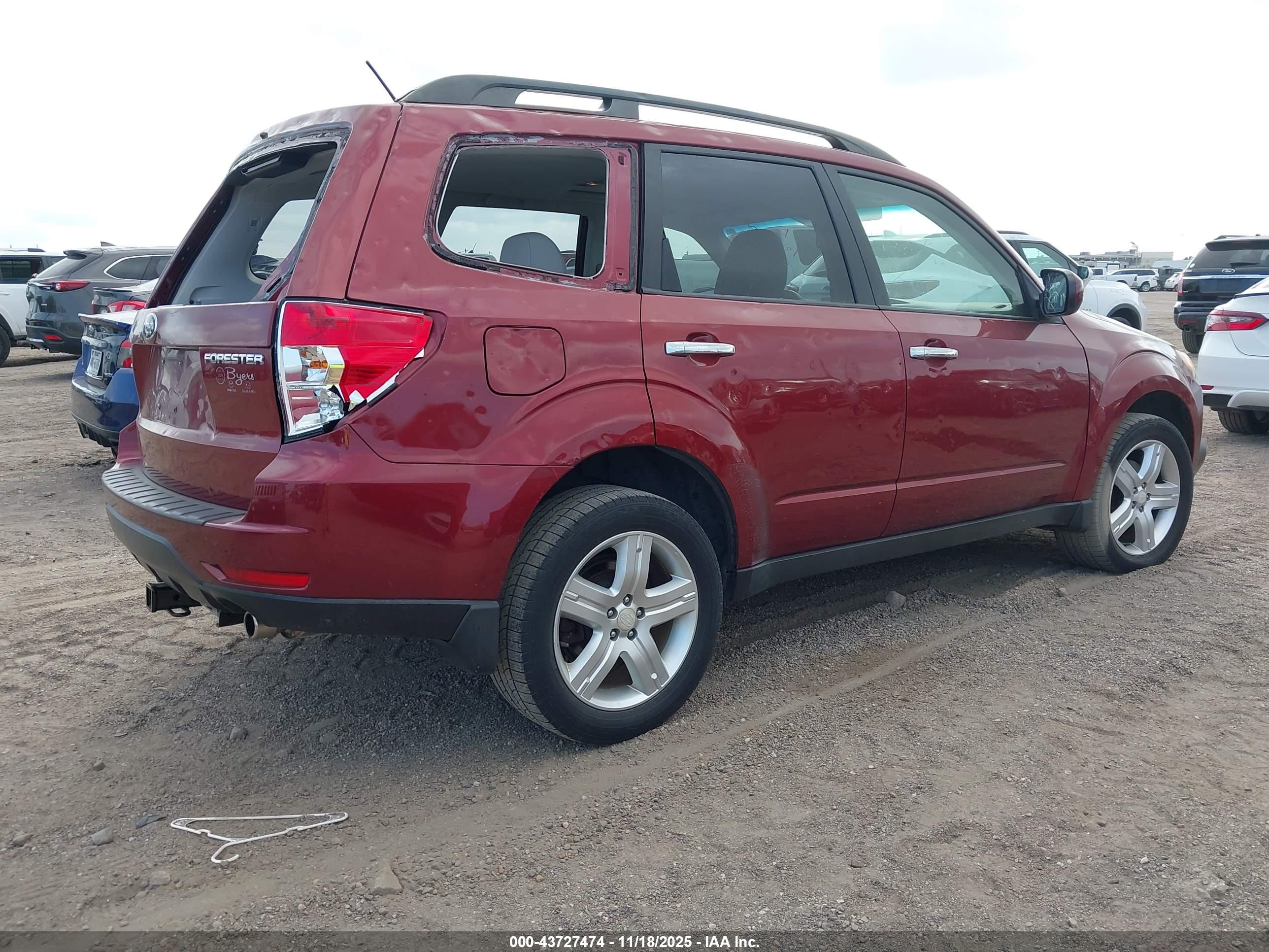 SUBARU FORESTER image 4
