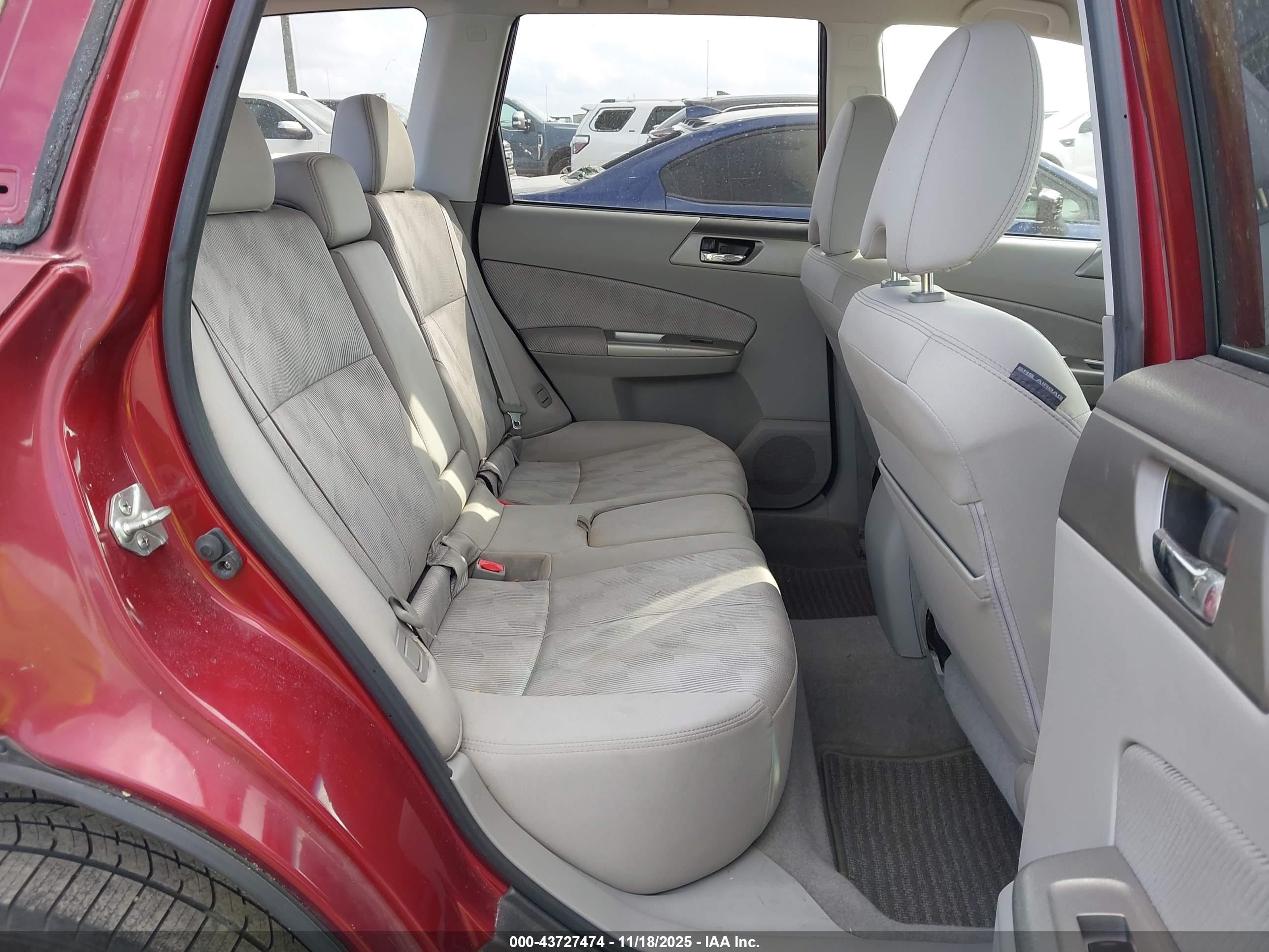 SUBARU FORESTER image 8