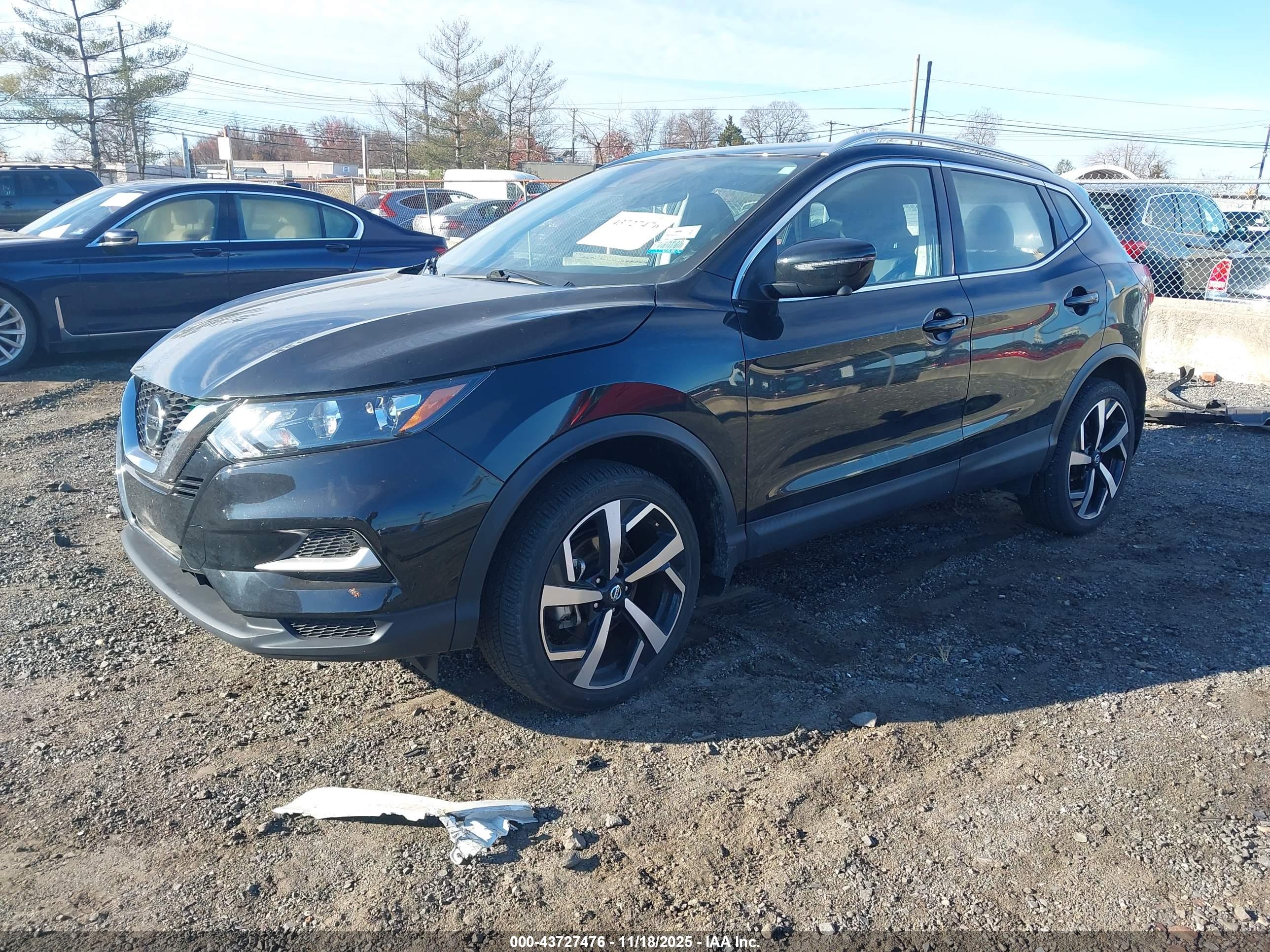 NISSAN ROGUE image 2