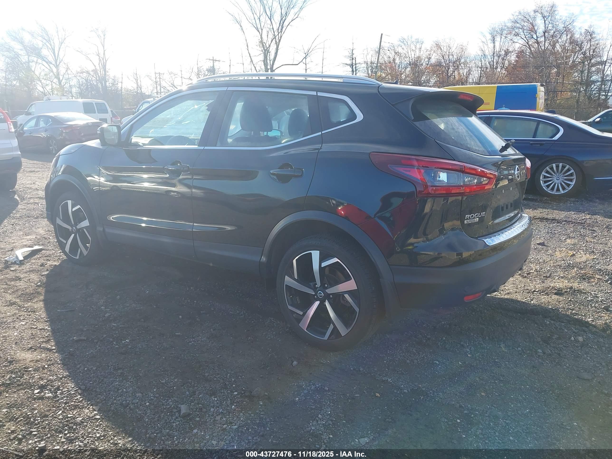 NISSAN ROGUE image 3
