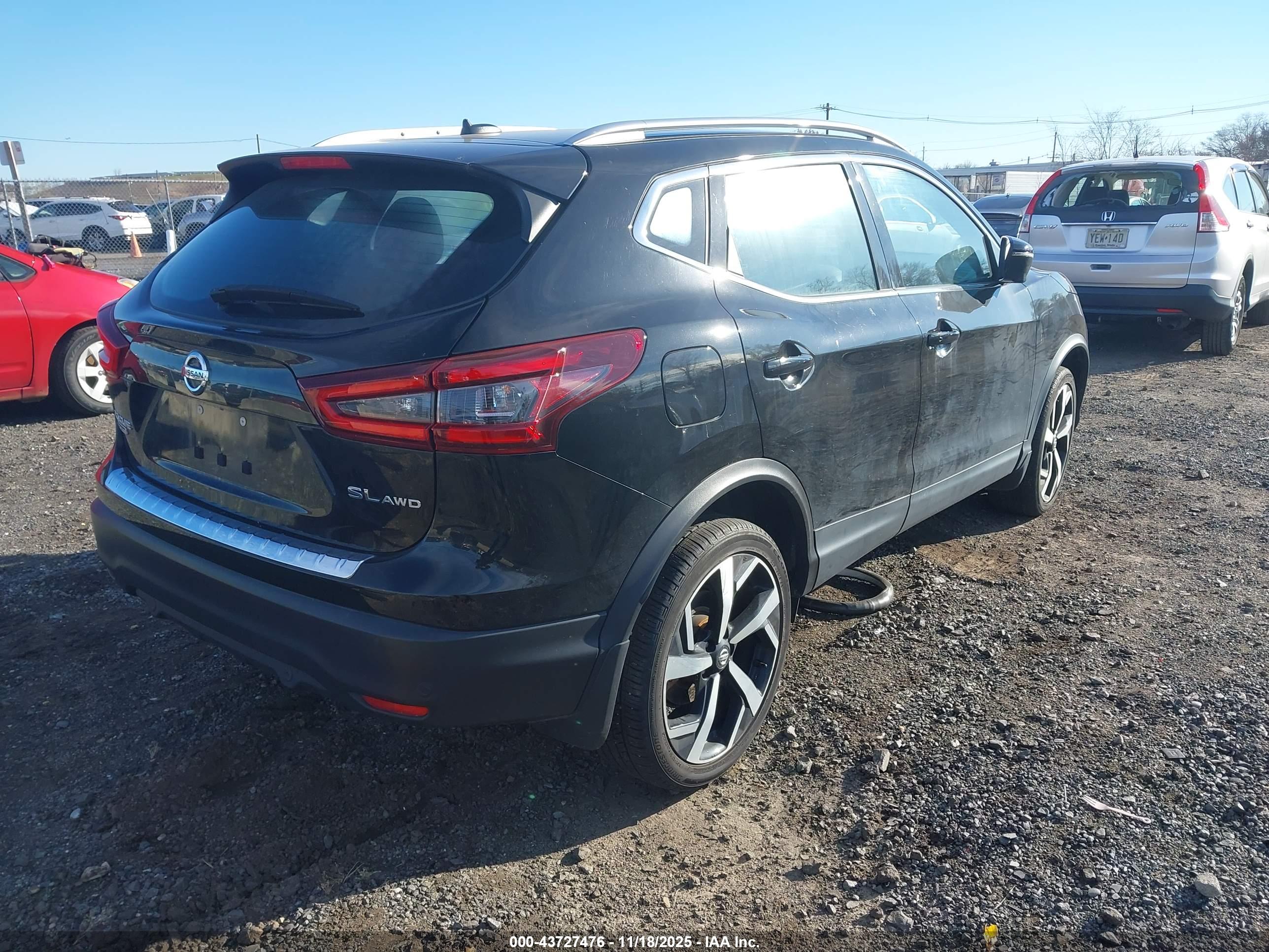 NISSAN ROGUE image 4