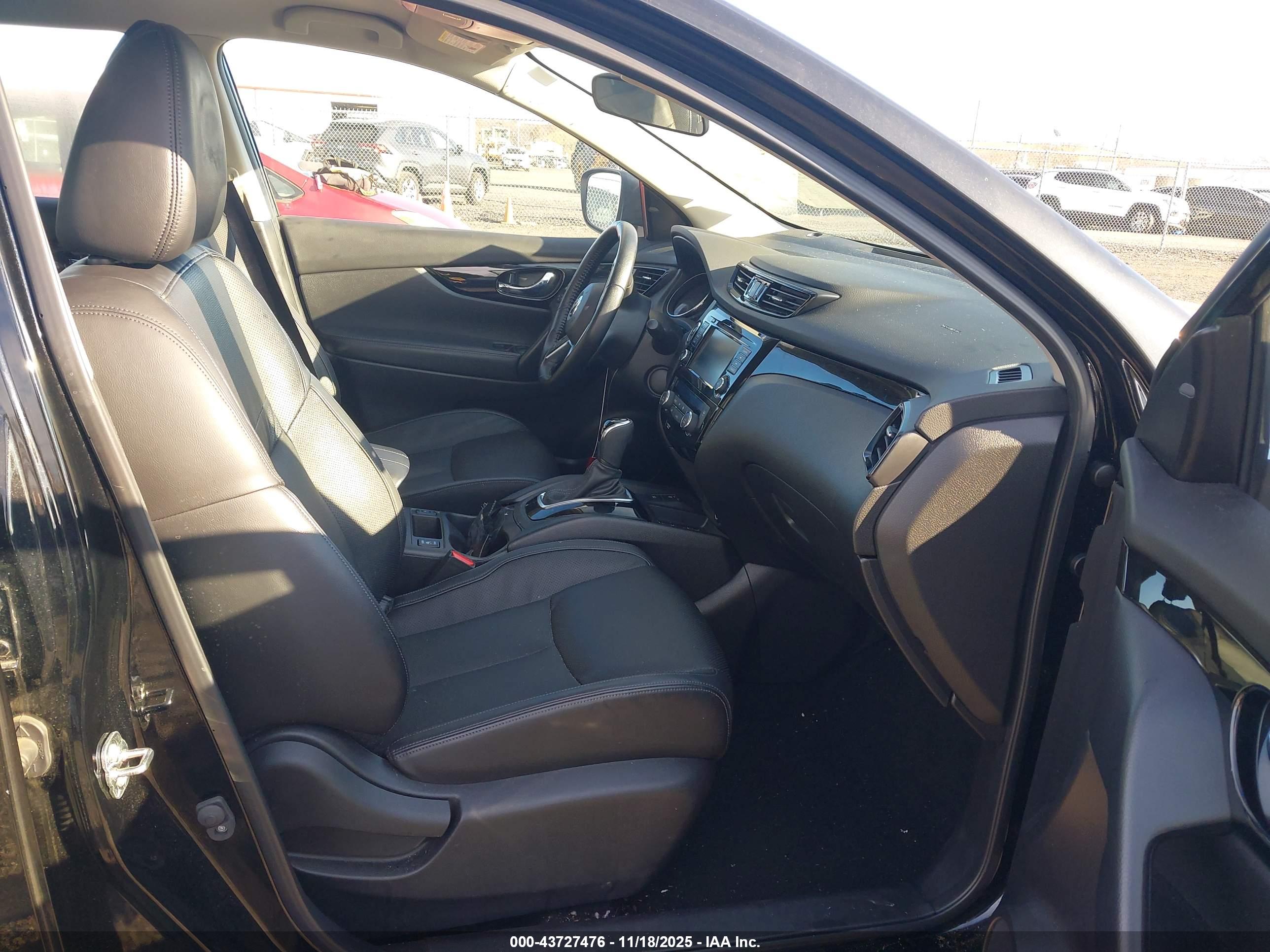 NISSAN ROGUE image 5