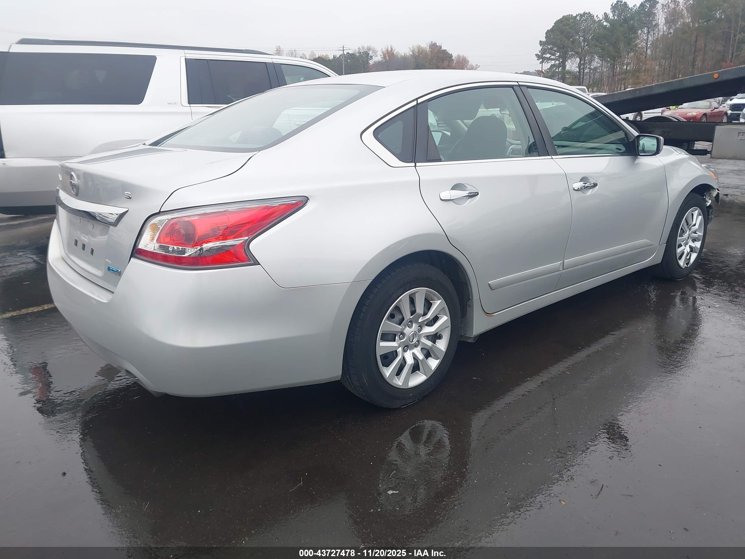 NISSAN ALTIMA image 4