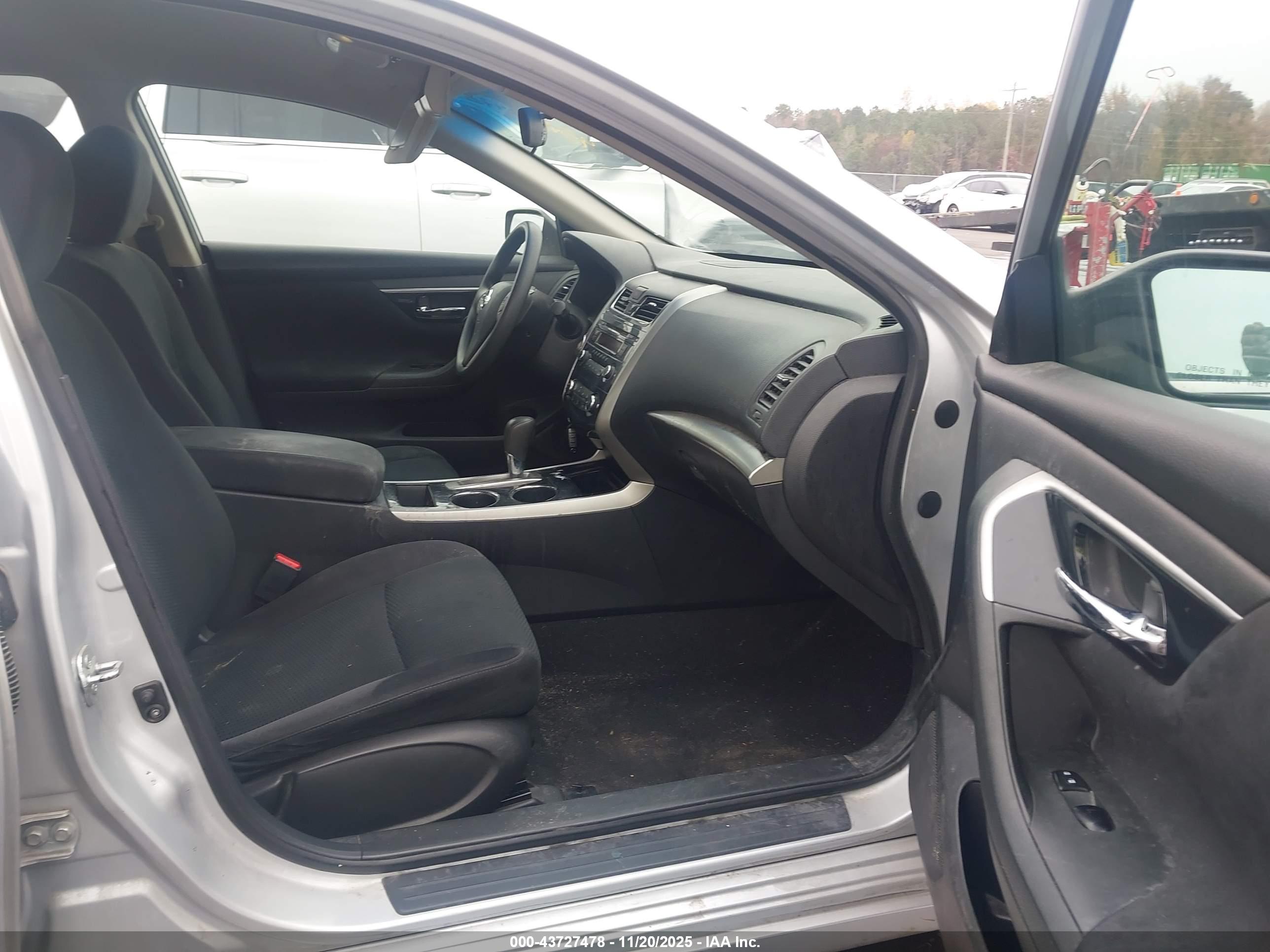 NISSAN ALTIMA image 5