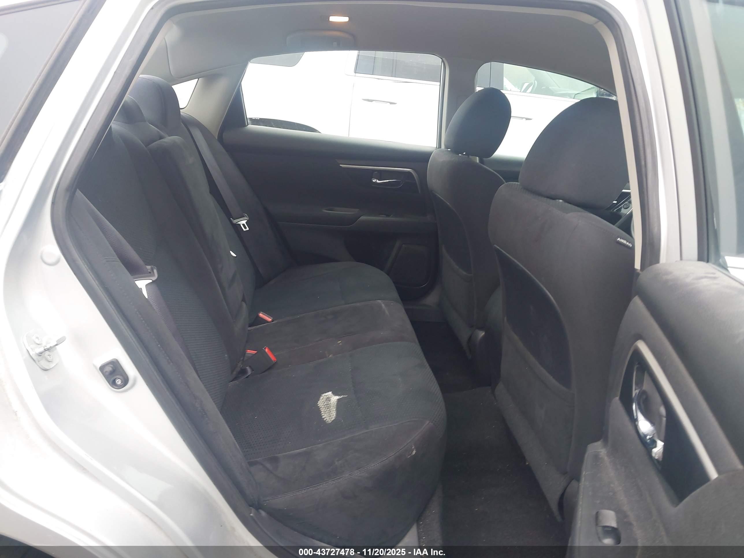 NISSAN ALTIMA image 8