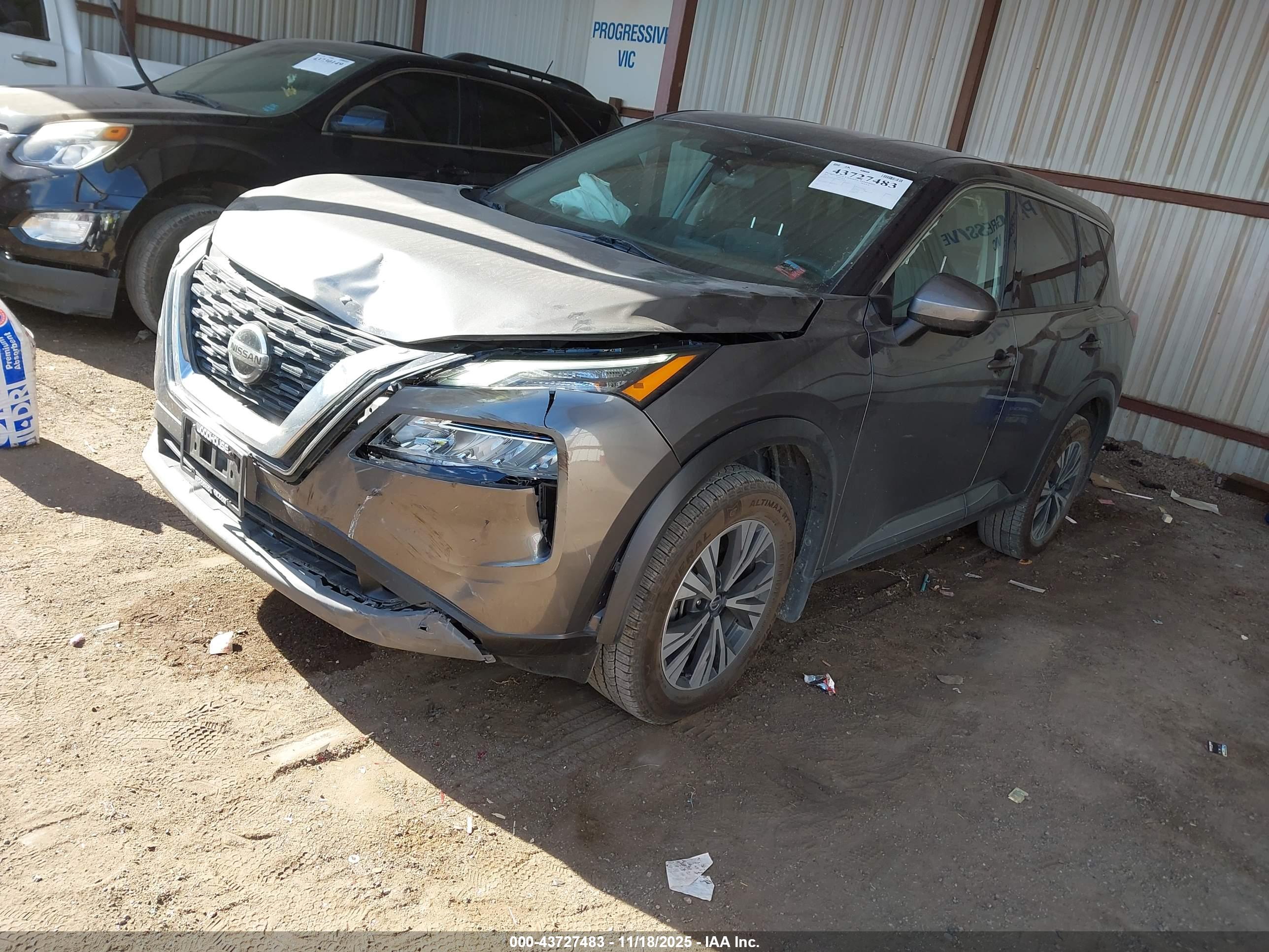 NISSAN ROGUE image 2