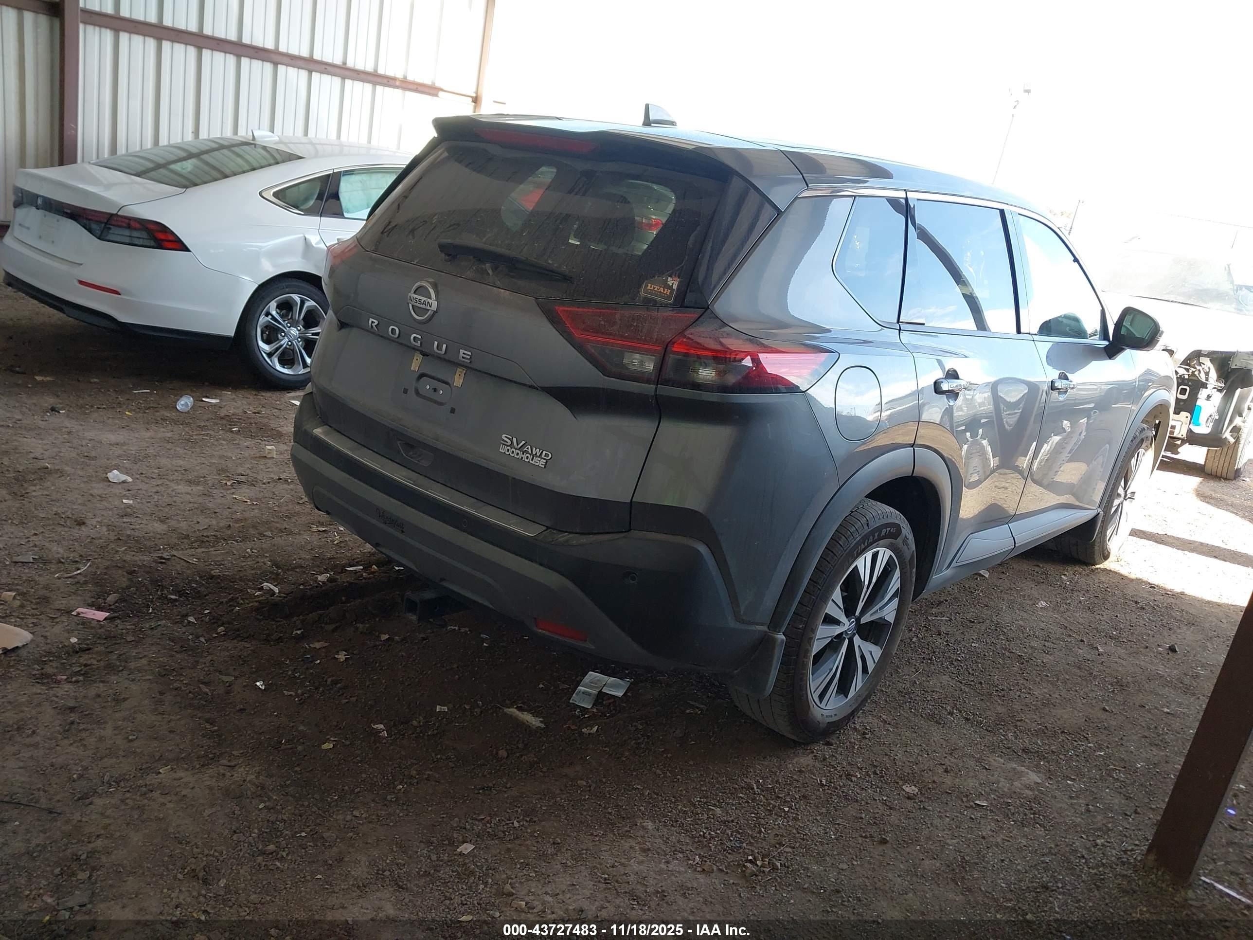 NISSAN ROGUE image 4