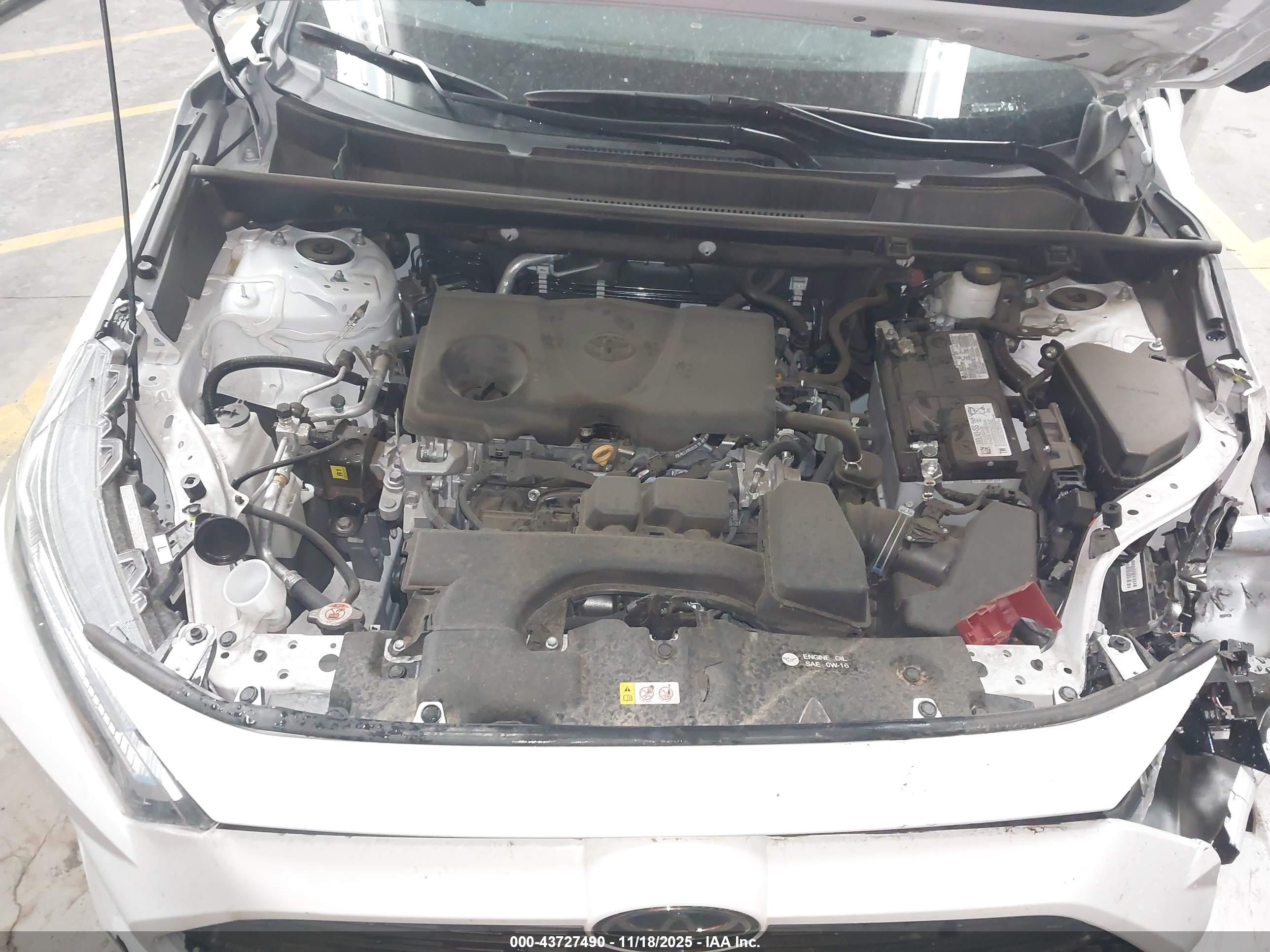 TOYOTA RAV4 image 10