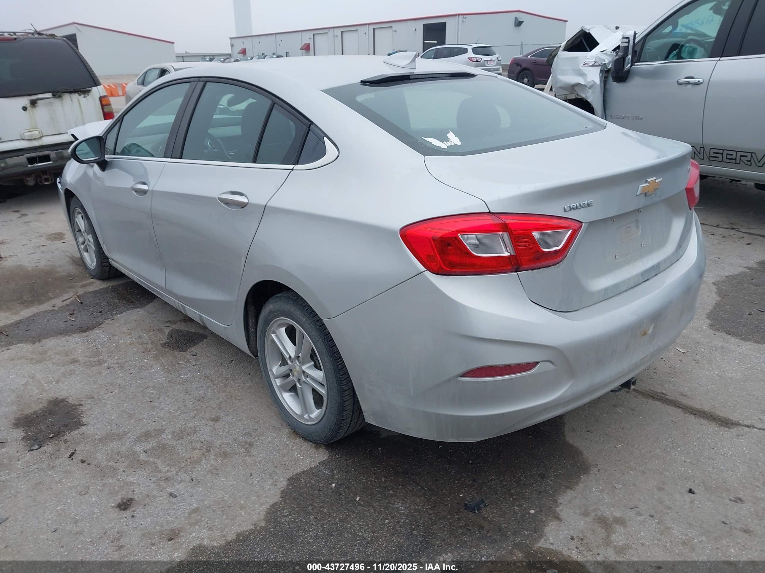 CHEVROLET CRUZE image 3