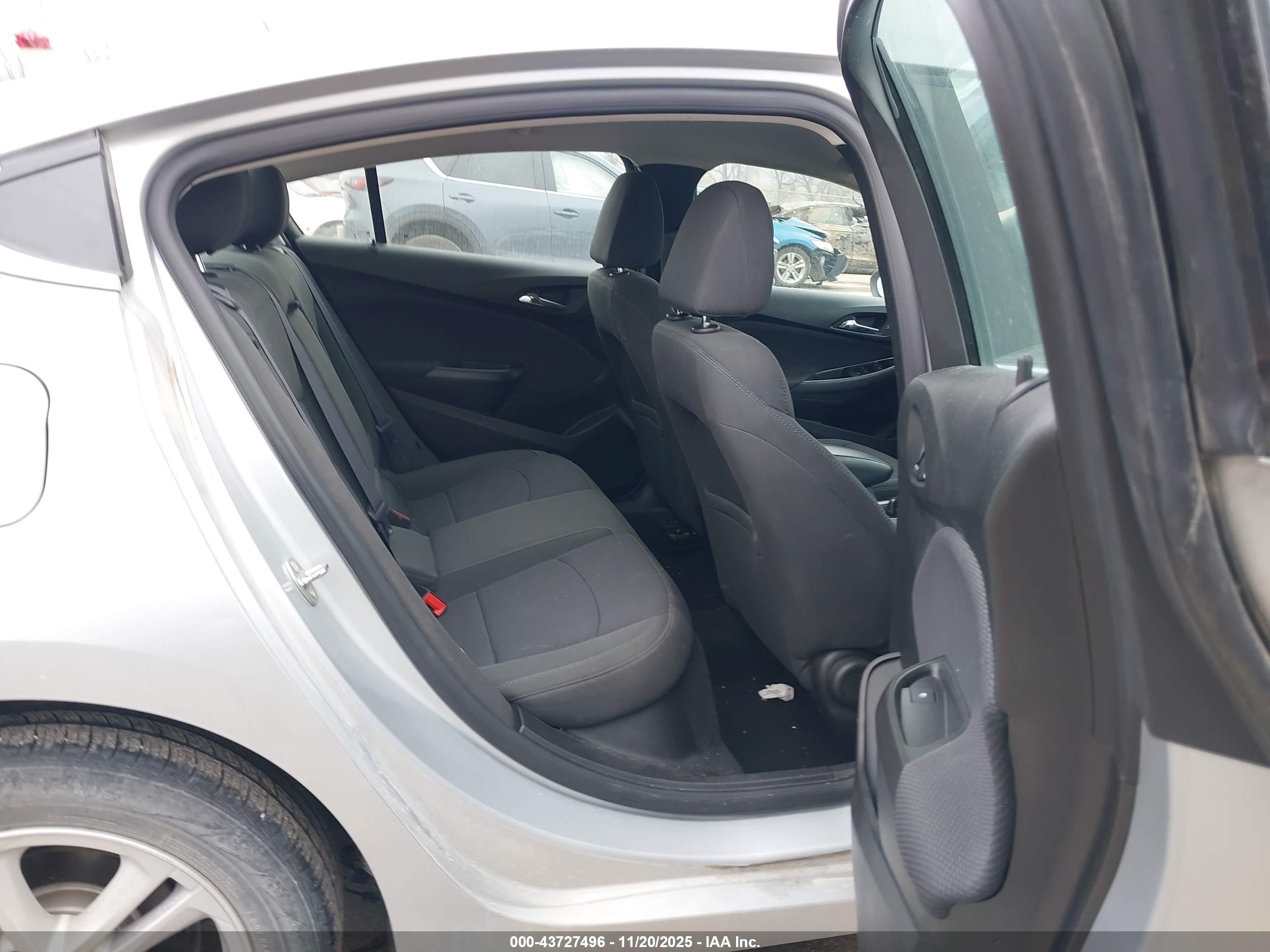 CHEVROLET CRUZE image 8