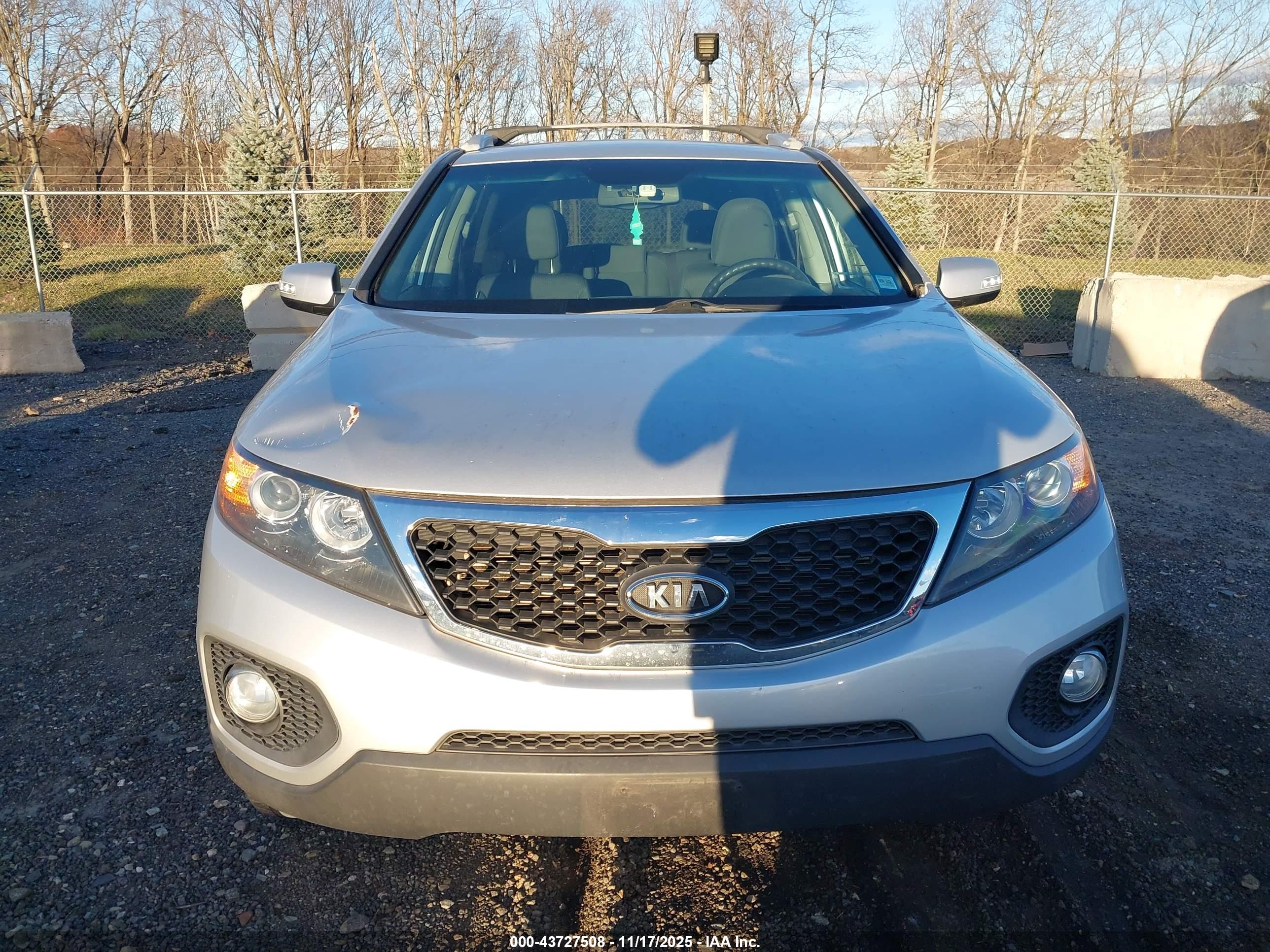 KIA SORENTO image 6