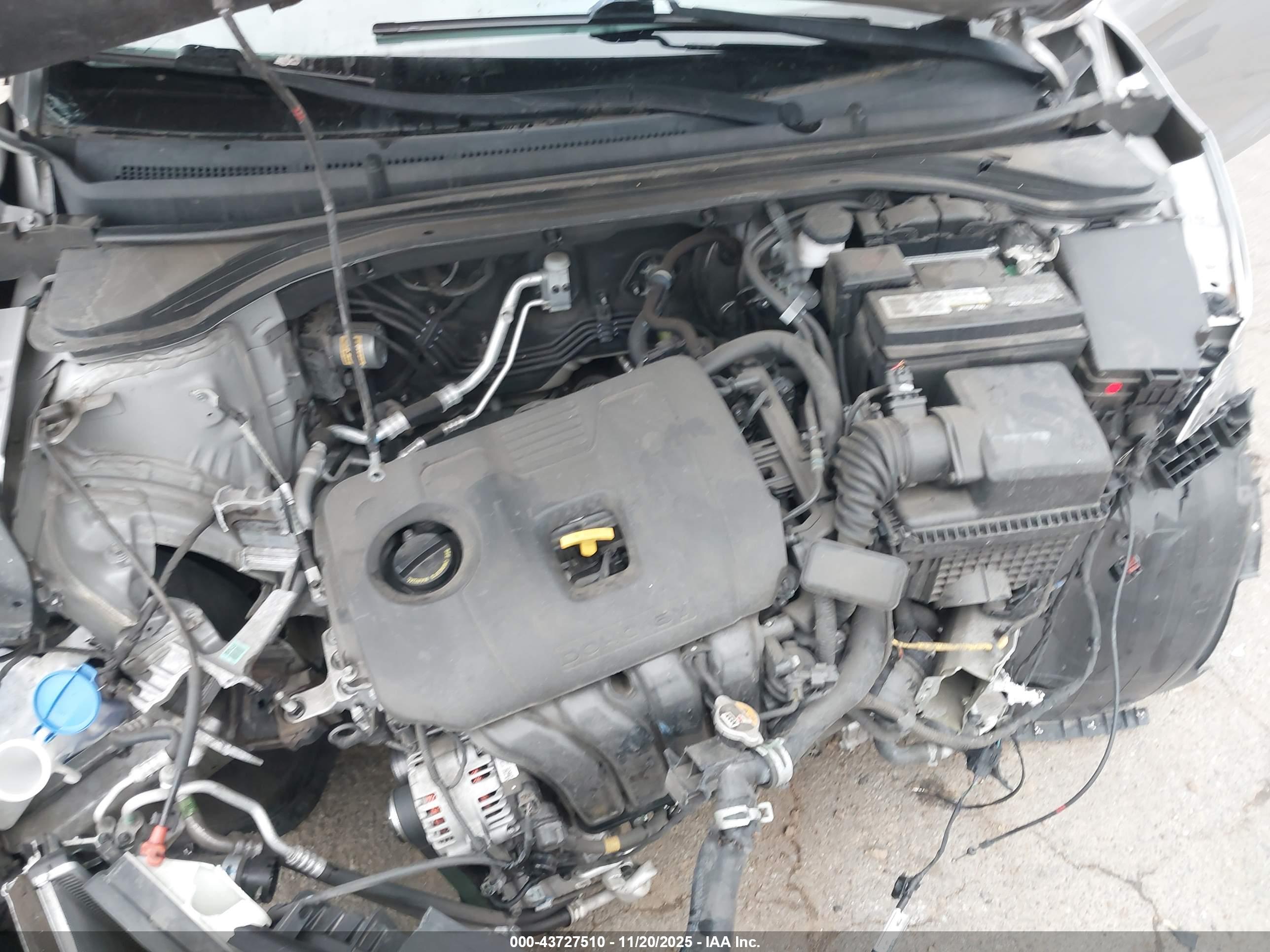 HYUNDAI ELANTRA image 10
