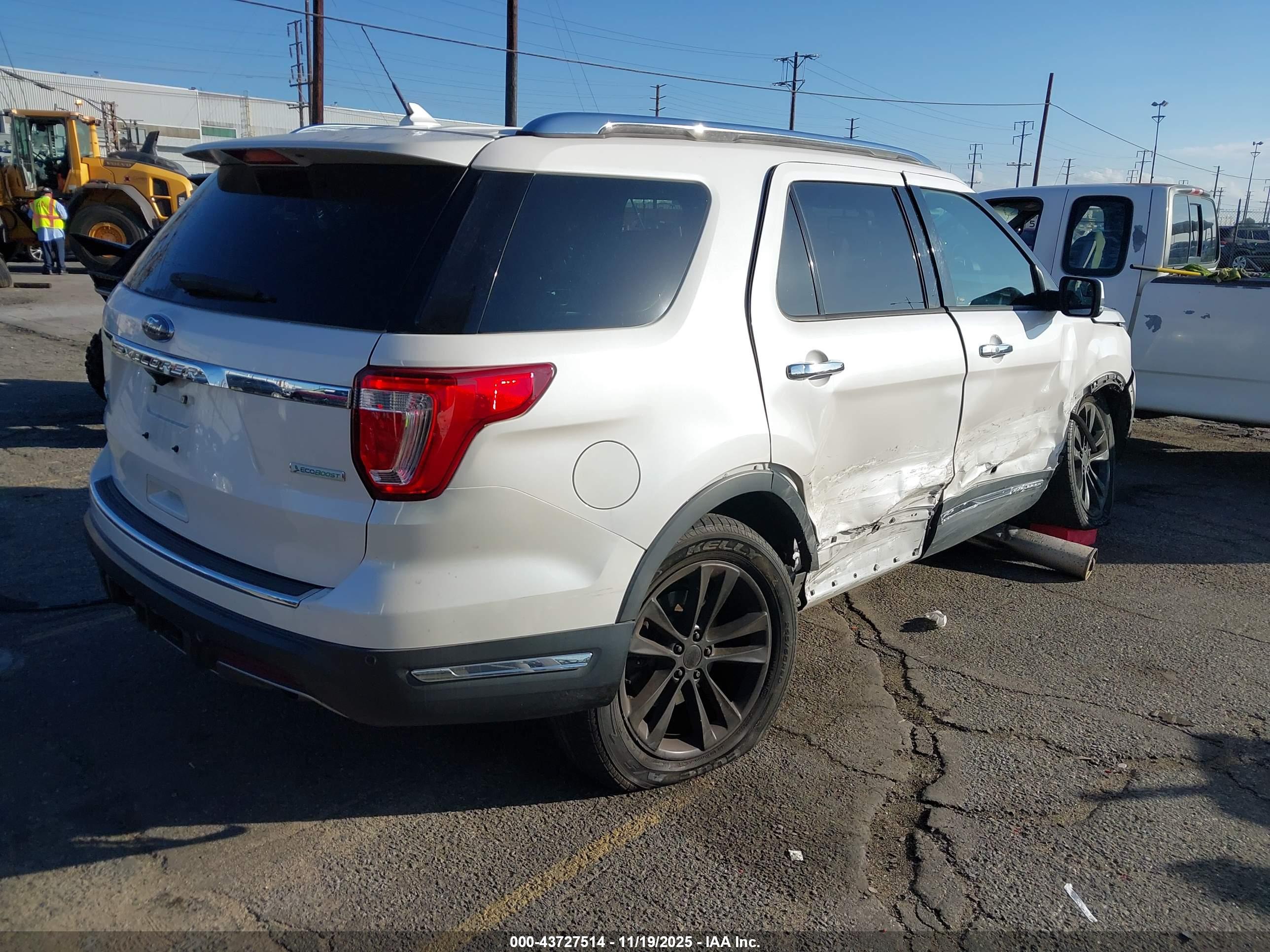 FORD EXPLORER image 4
