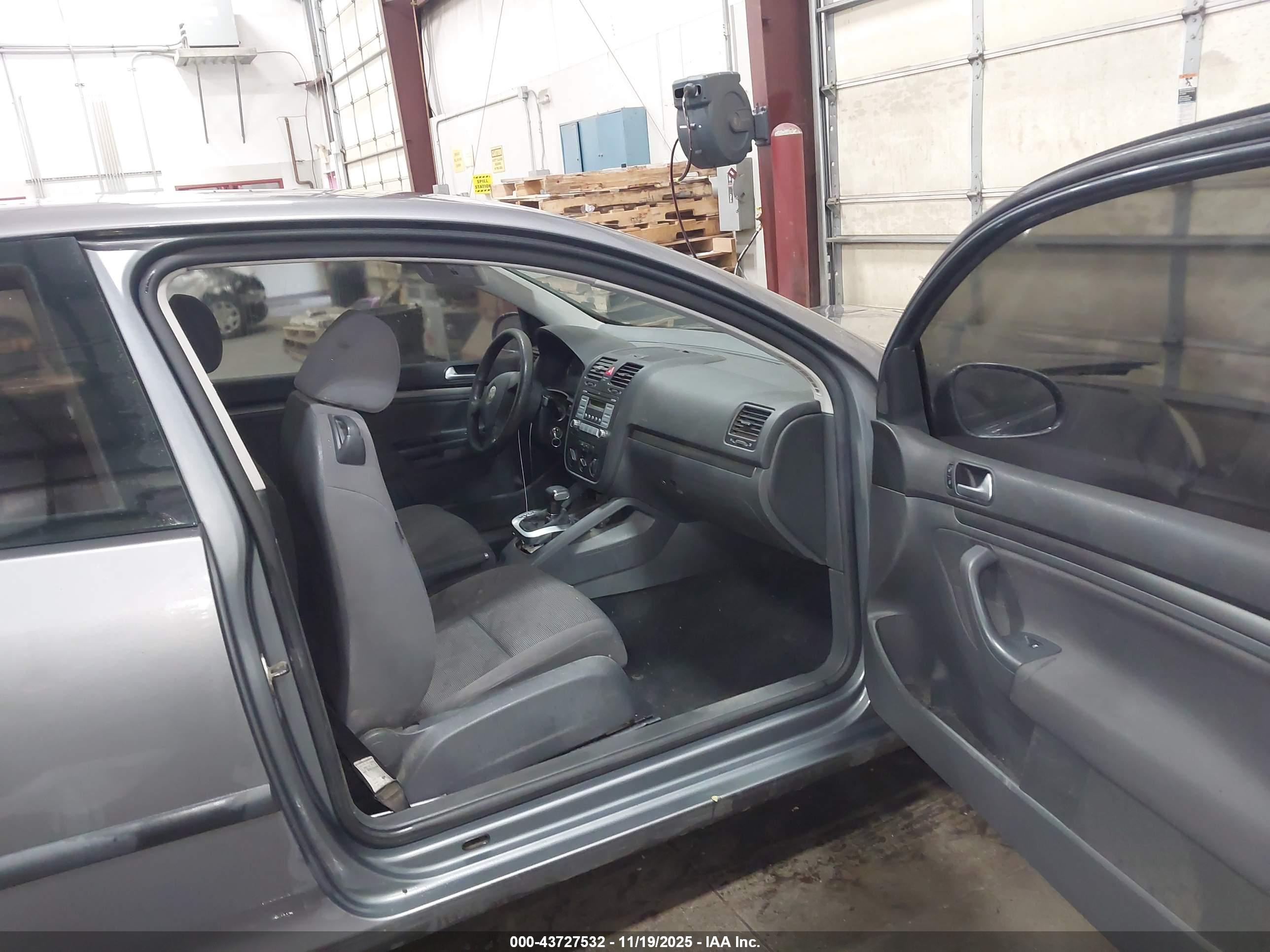 VOLKSWAGEN RABBIT image 5