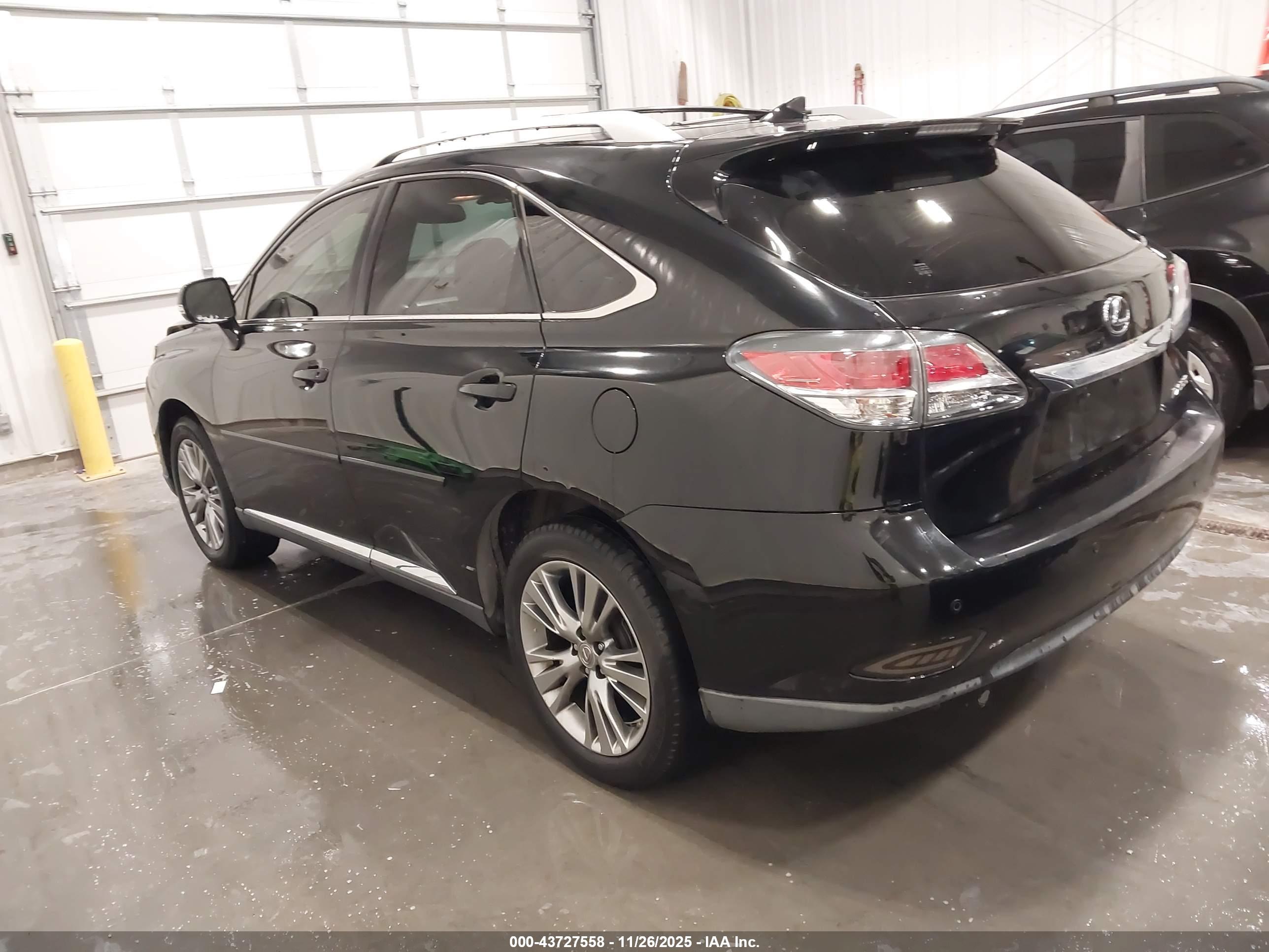 LEXUS RX image 3