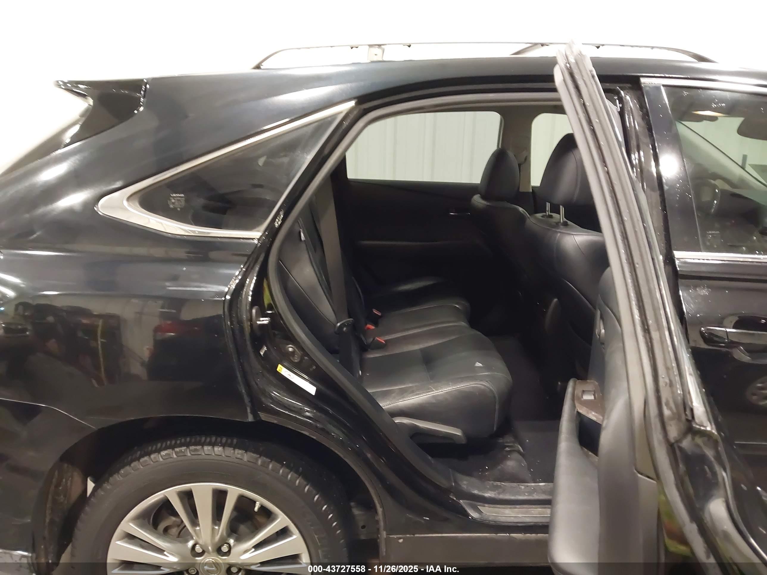 LEXUS RX image 8