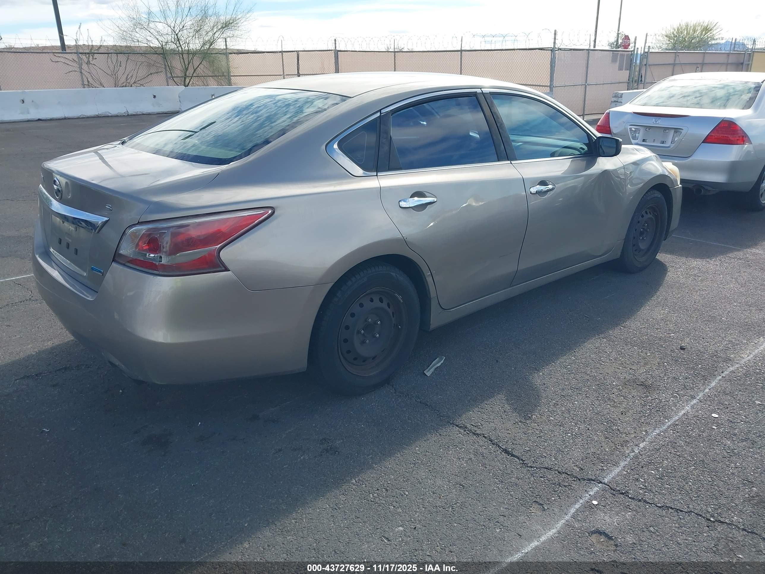 NISSAN ALTIMA image 4