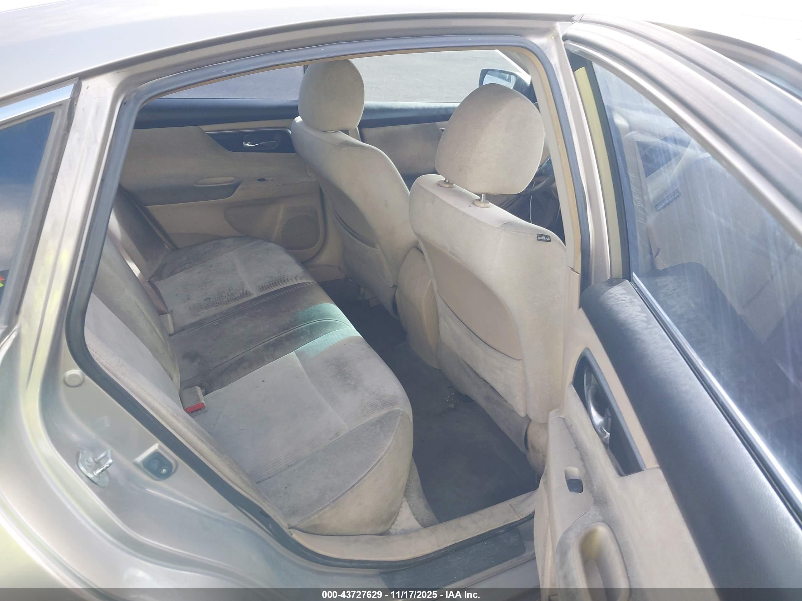 NISSAN ALTIMA image 8