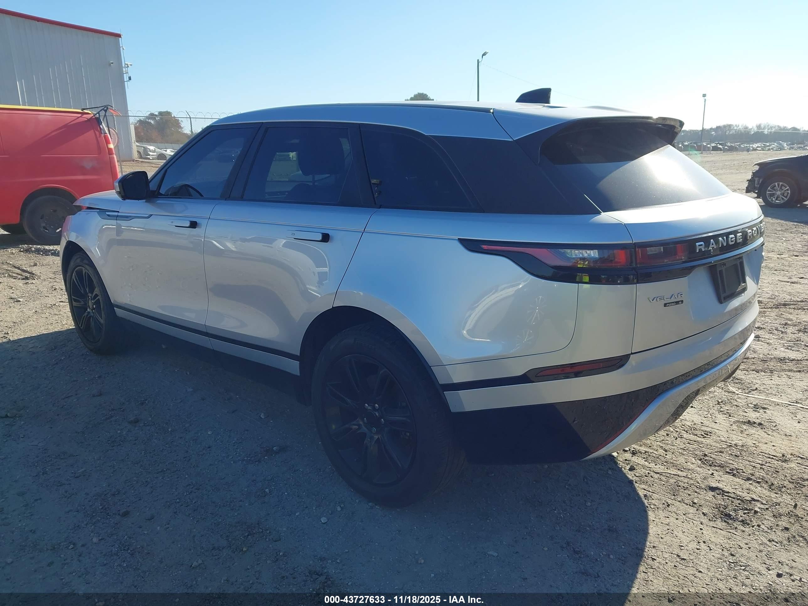 LAND ROVER image 3