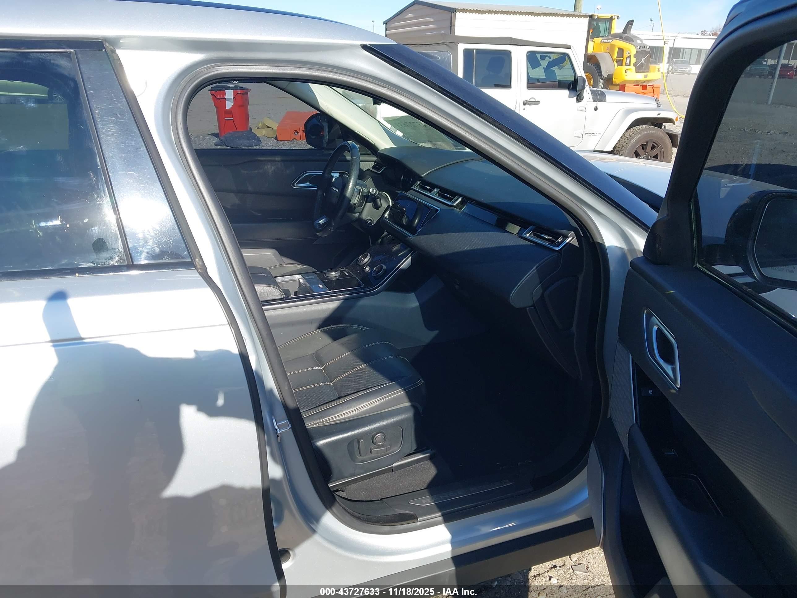LAND ROVER image 5