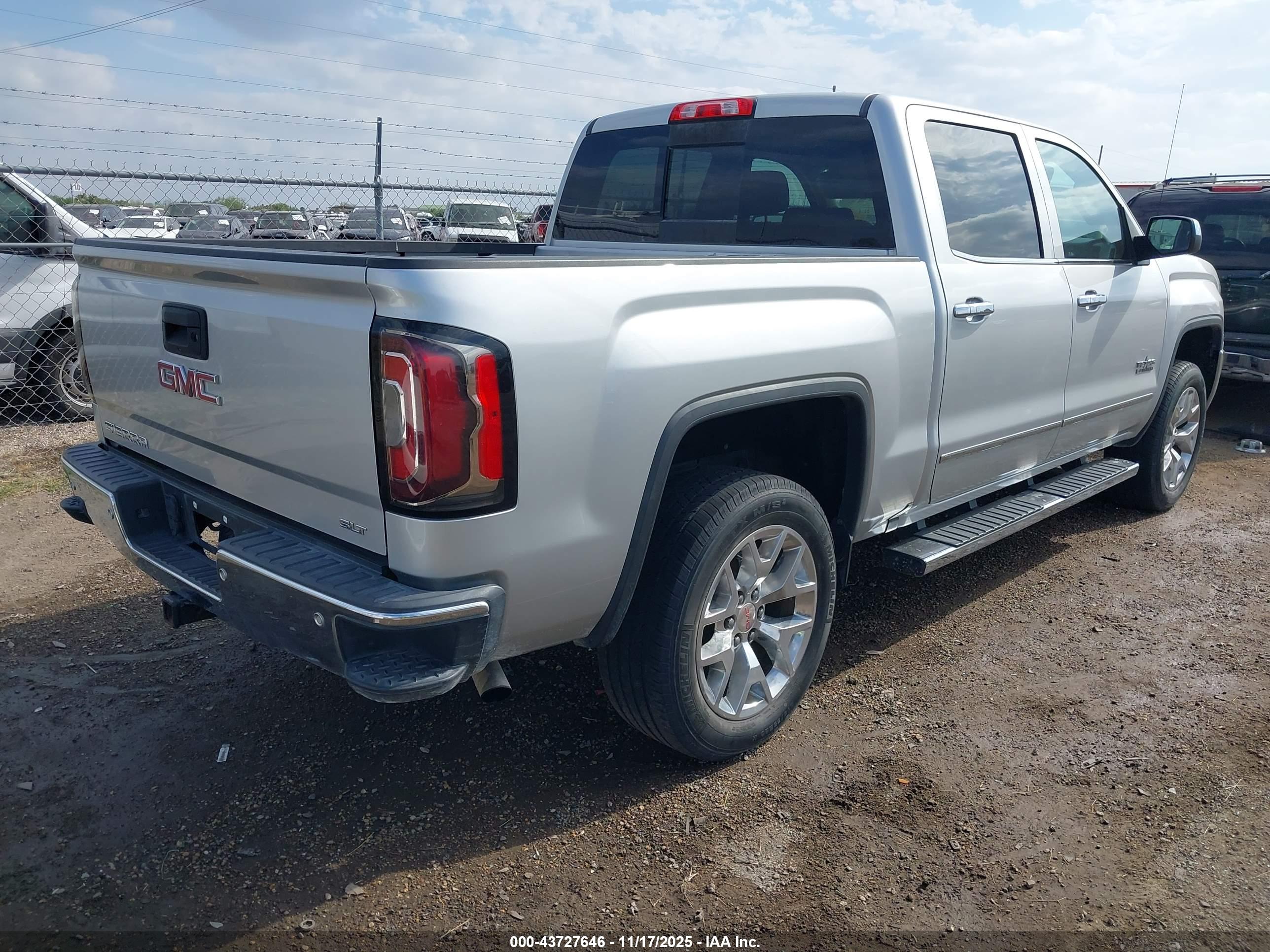GMC SIERRA image 4