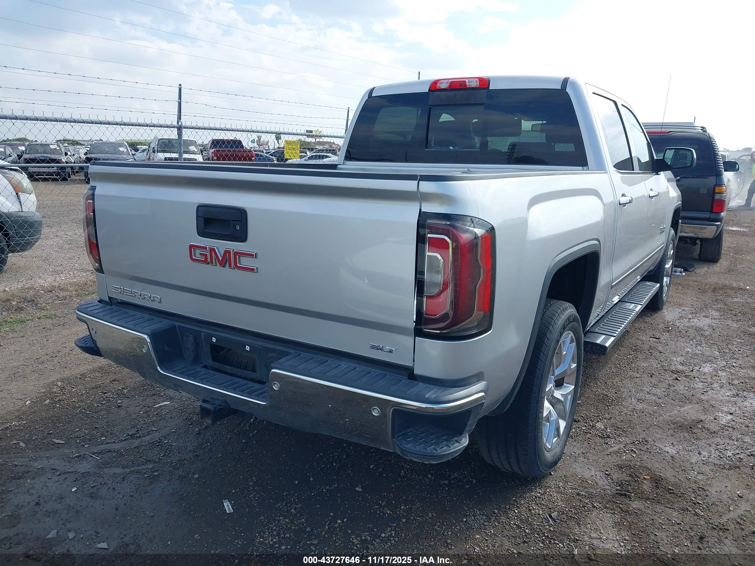 GMC SIERRA image 6