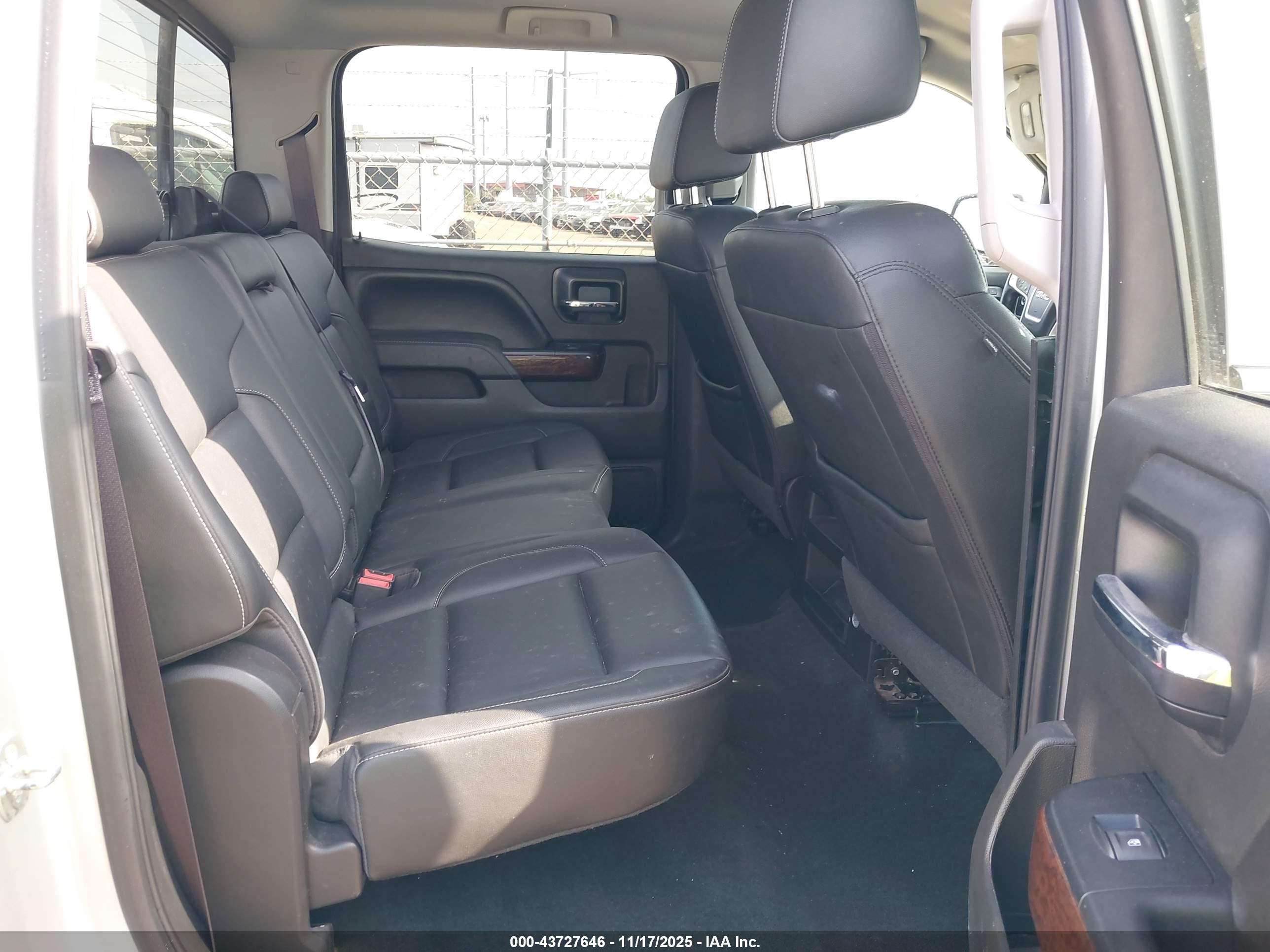 GMC SIERRA image 8