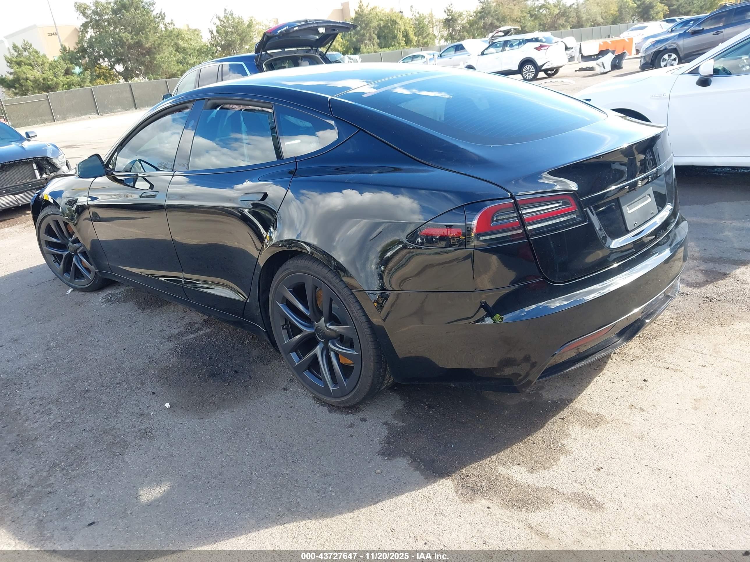 TESLA MODEL image 3