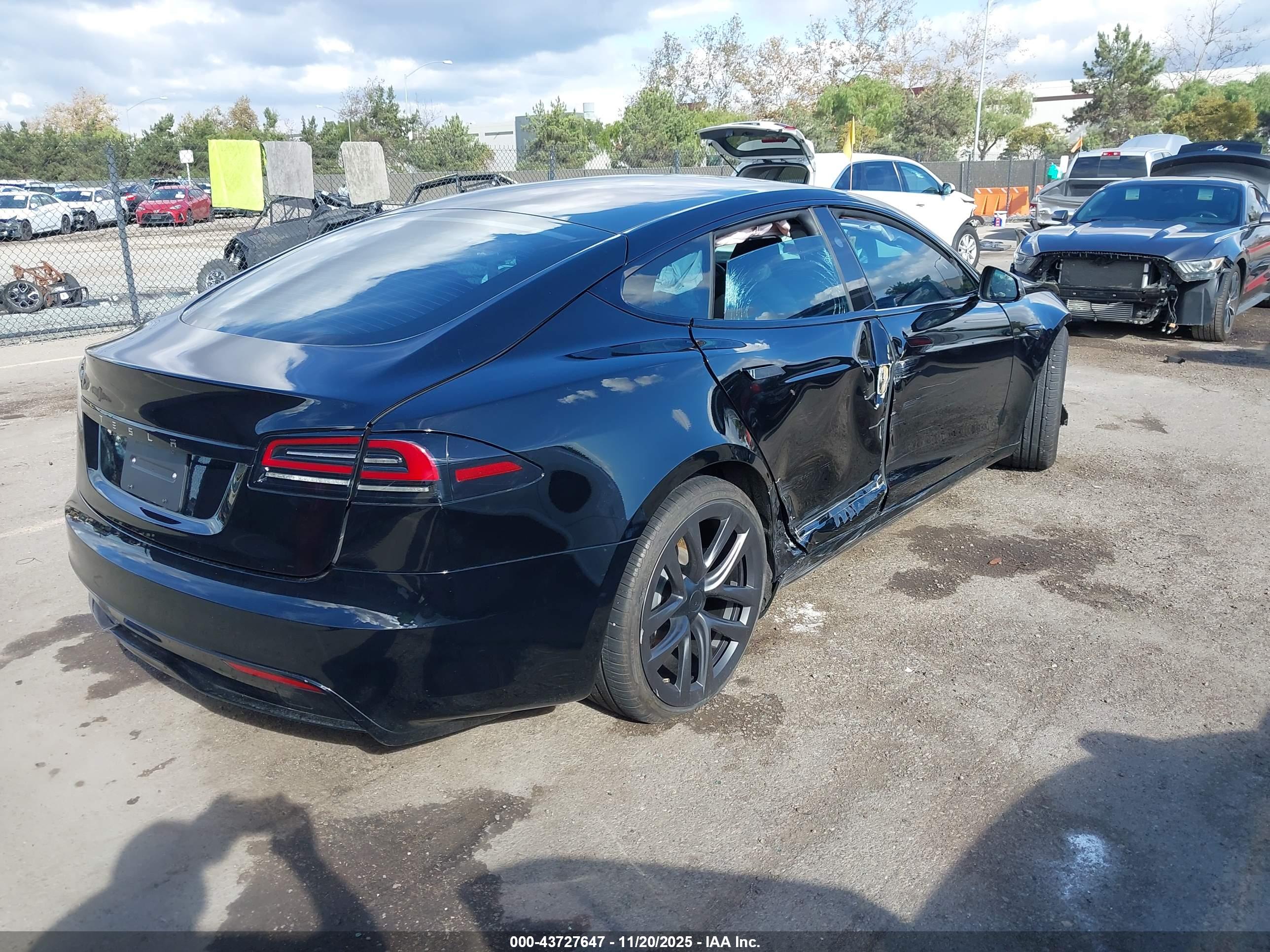 TESLA MODEL image 4