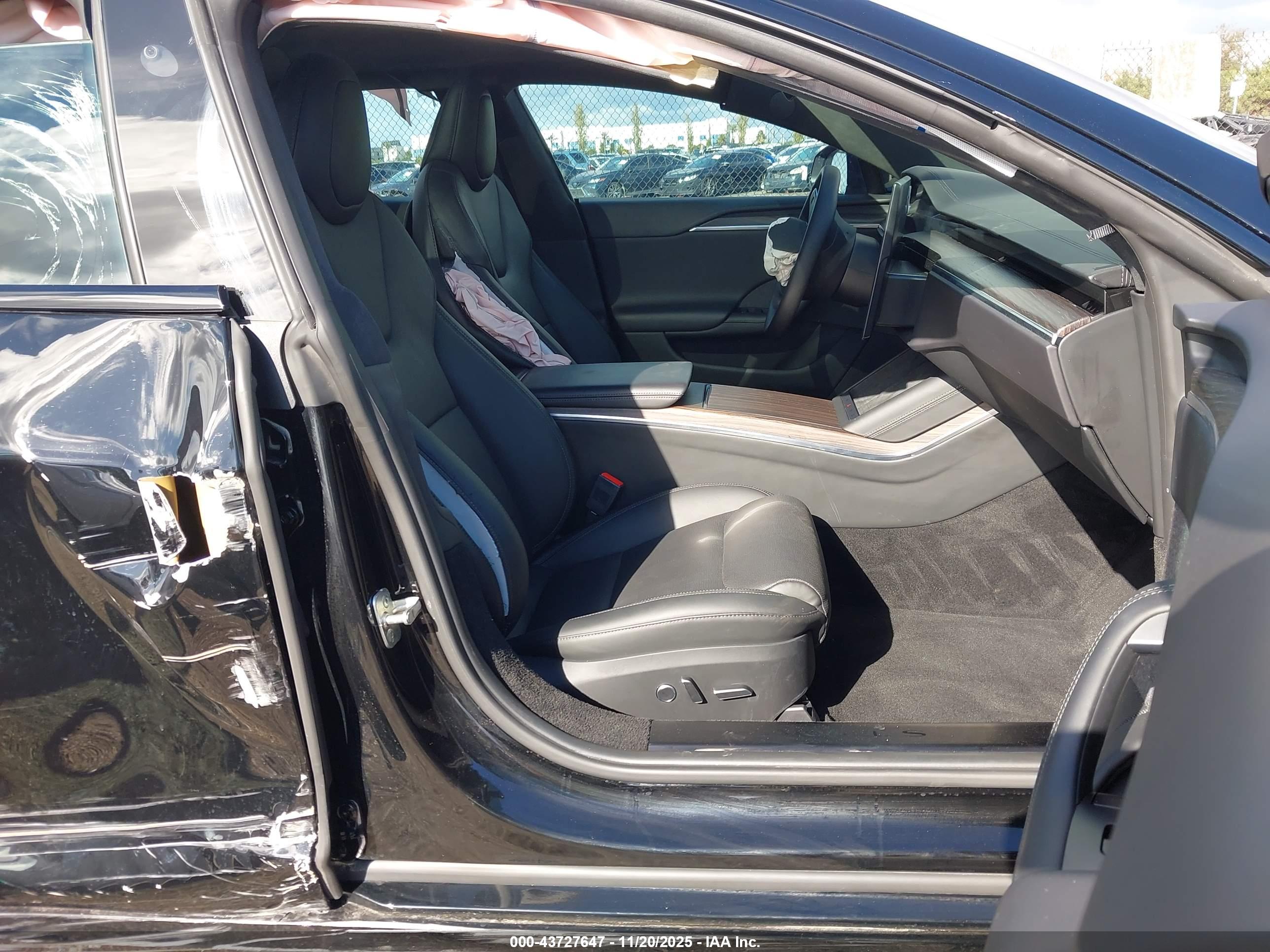 TESLA MODEL image 5