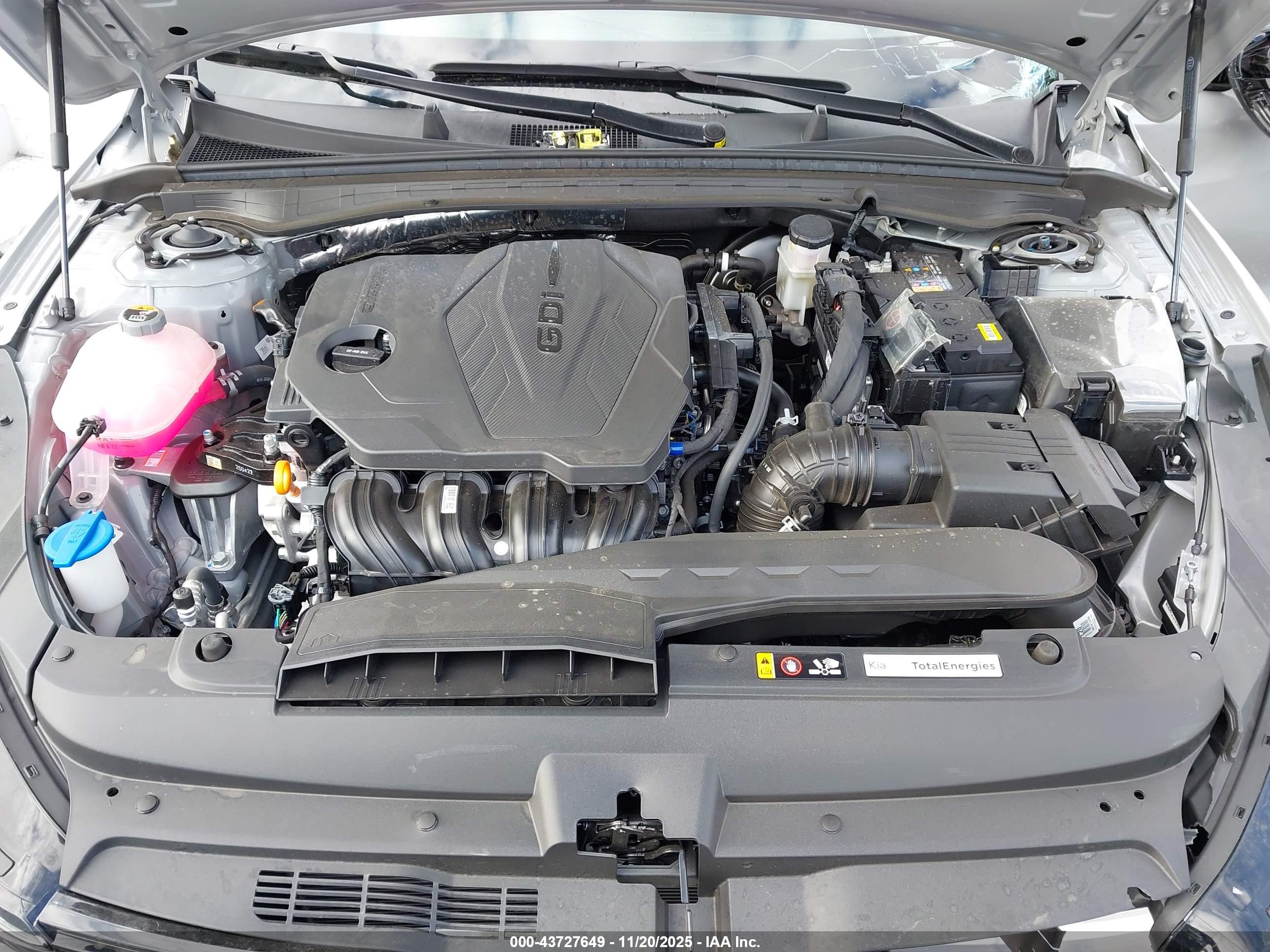KIA K5 image 10