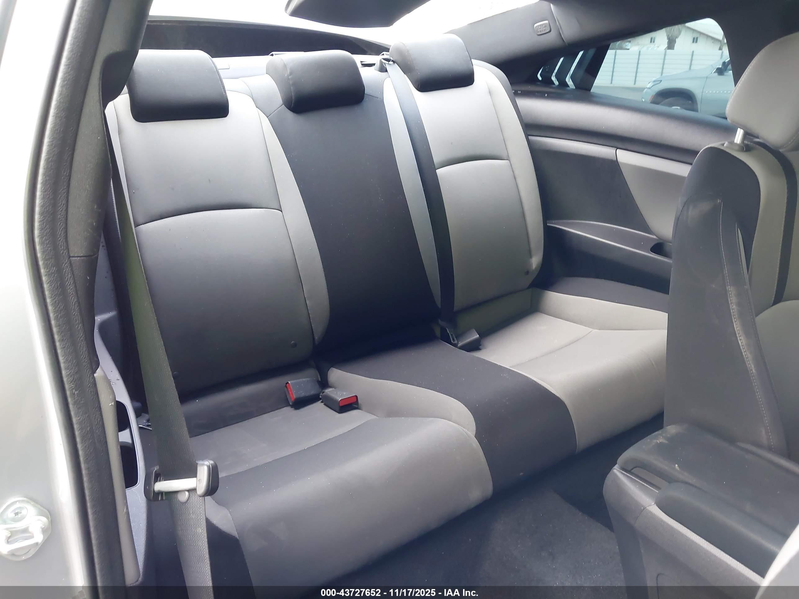 HONDA CIVIC image 8