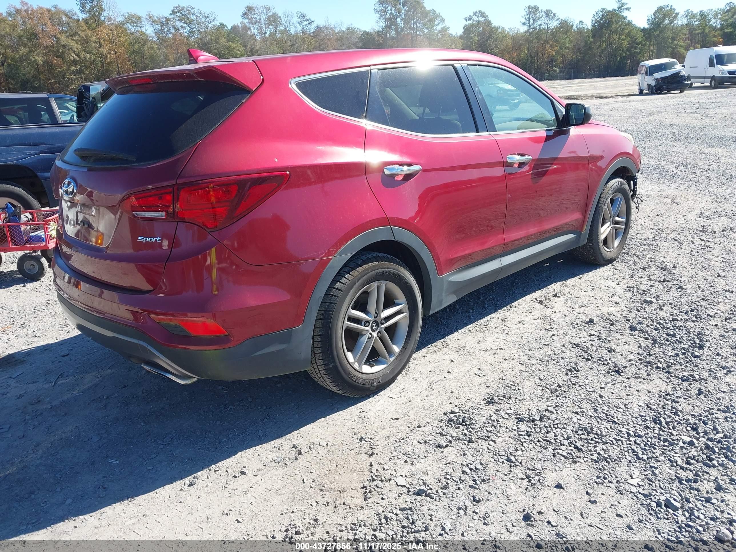 HYUNDAI SANTA image 4