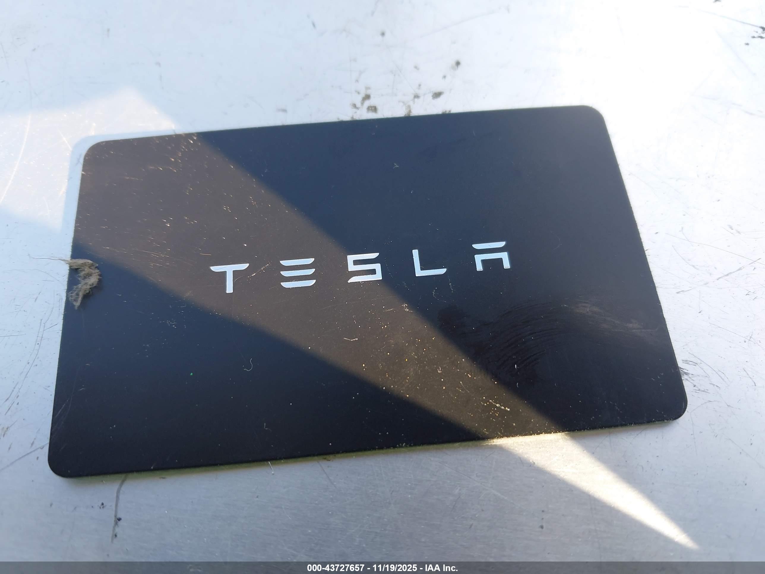TESLA MODEL image 11