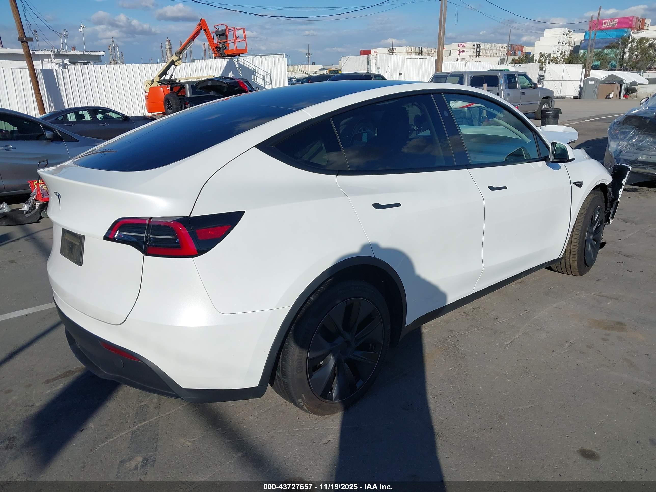TESLA MODEL image 4