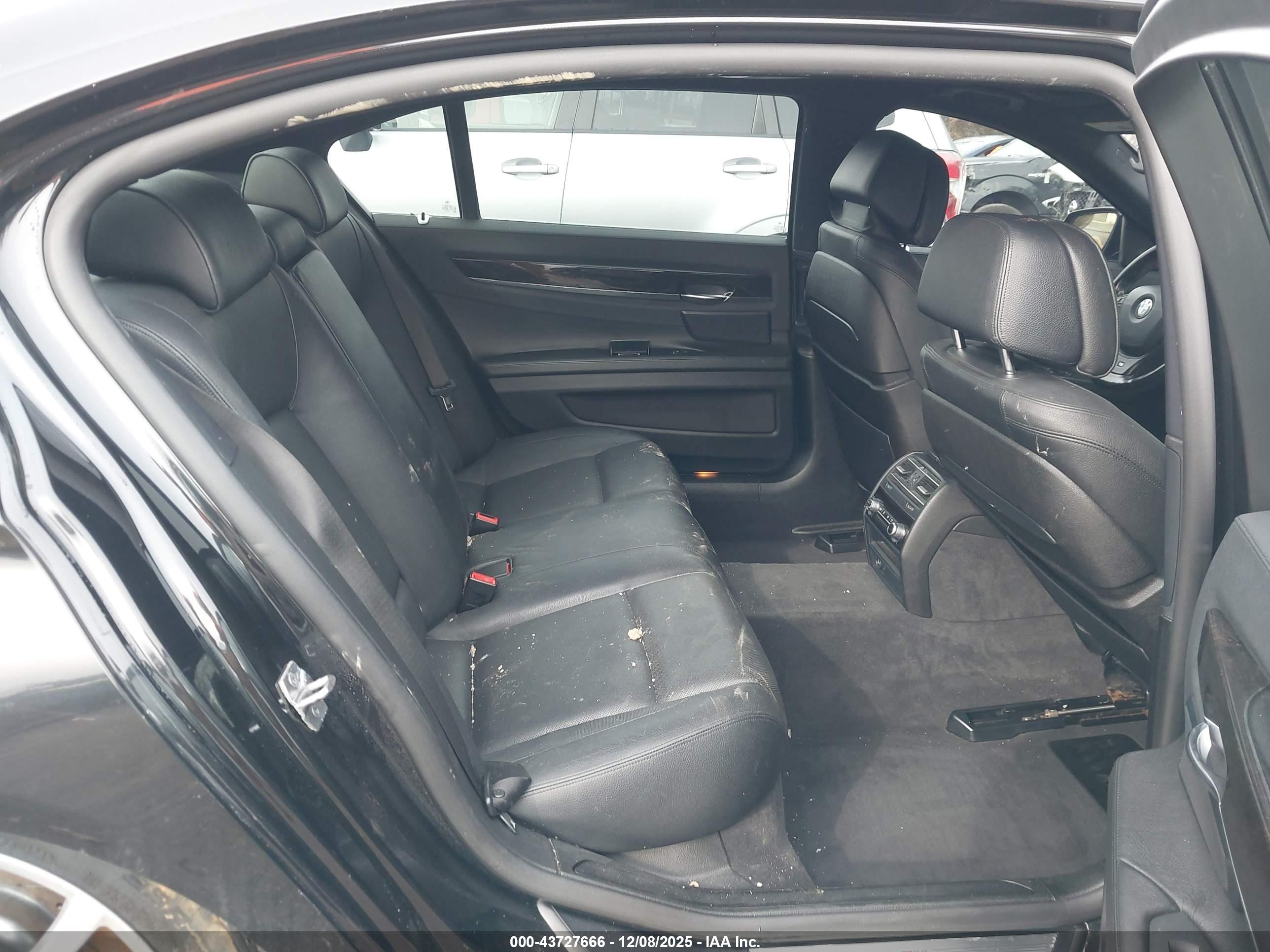 BMW 740LI image 8