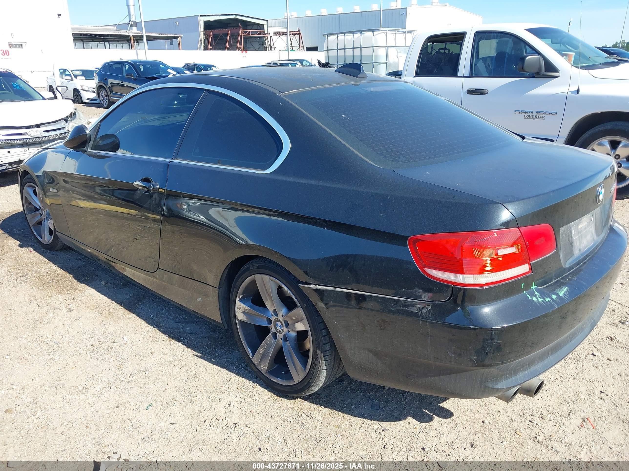 BMW 328I image 3