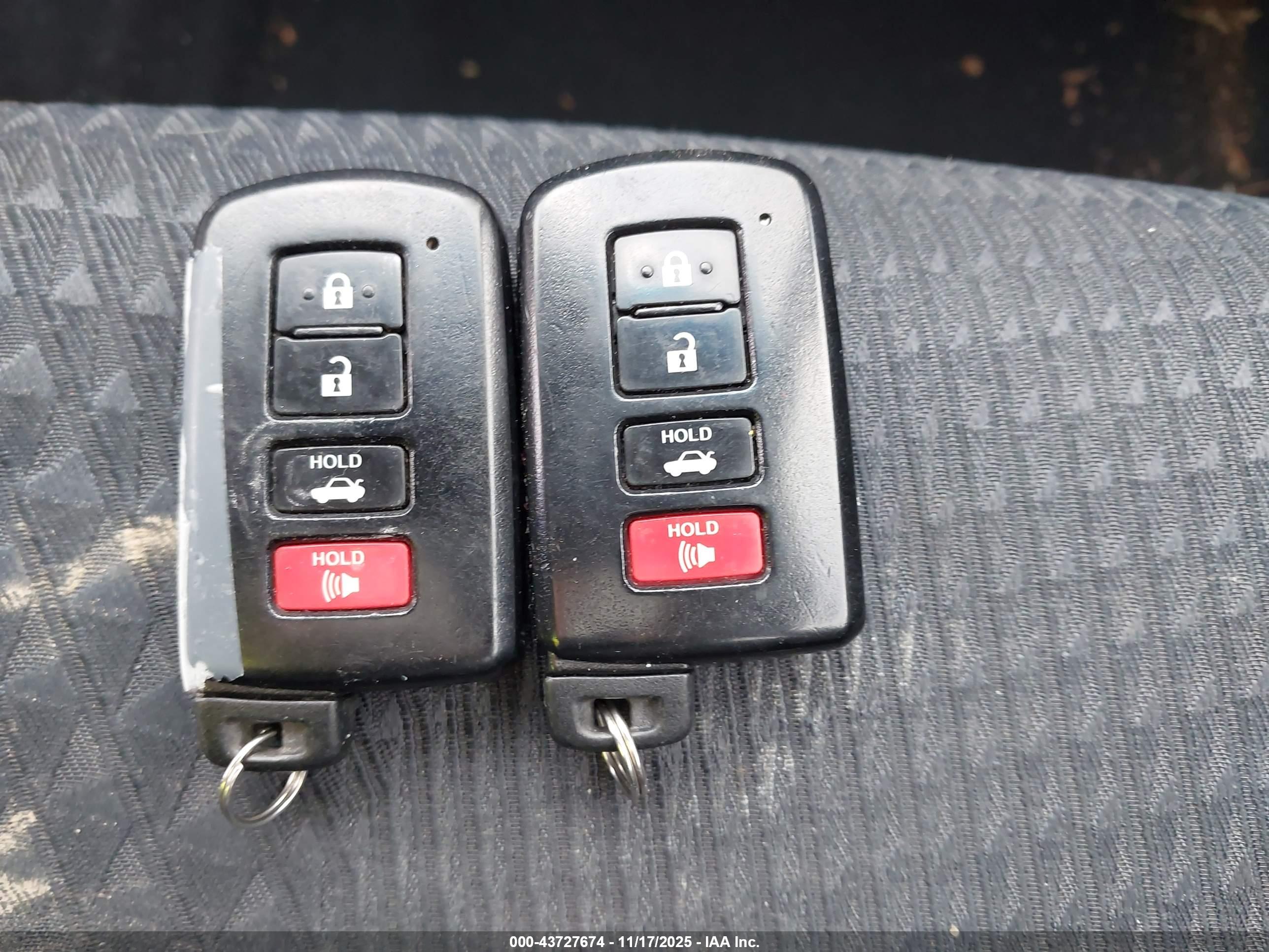 TOYOTA CAMRY image 11