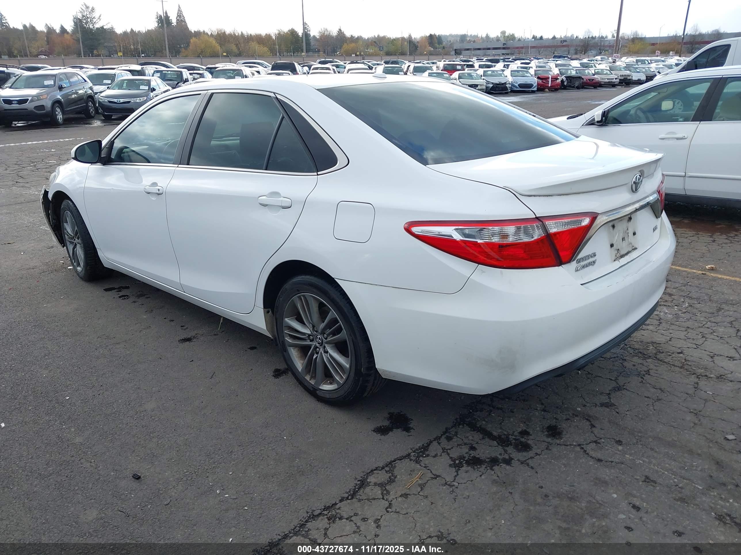 TOYOTA CAMRY image 3