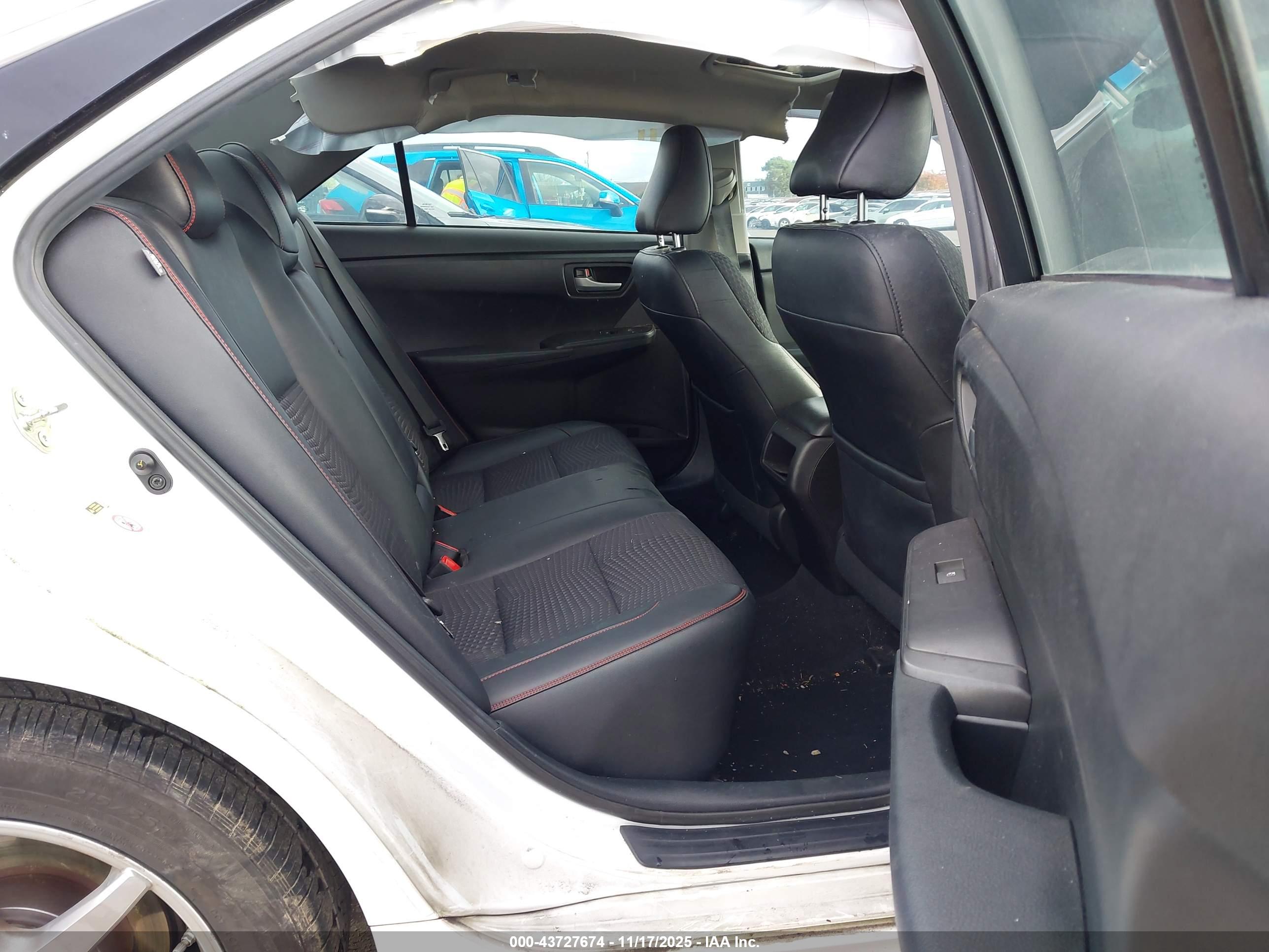 TOYOTA CAMRY image 8
