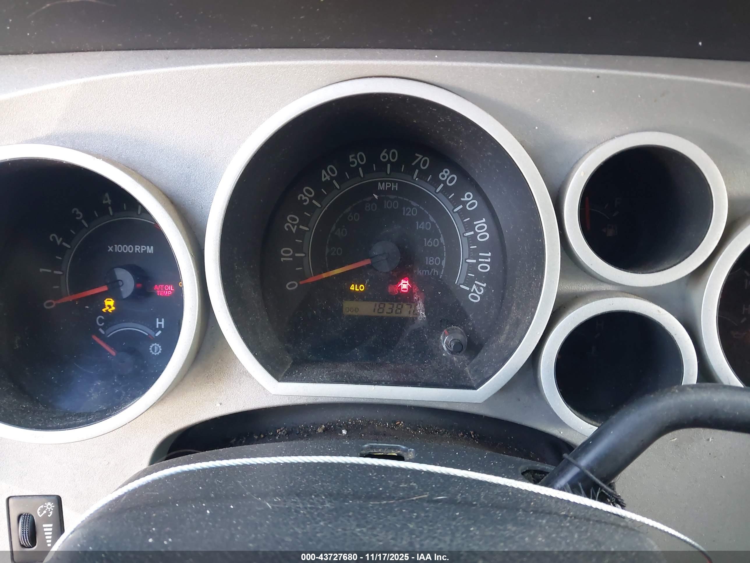 TOYOTA TUNDRA image 7
